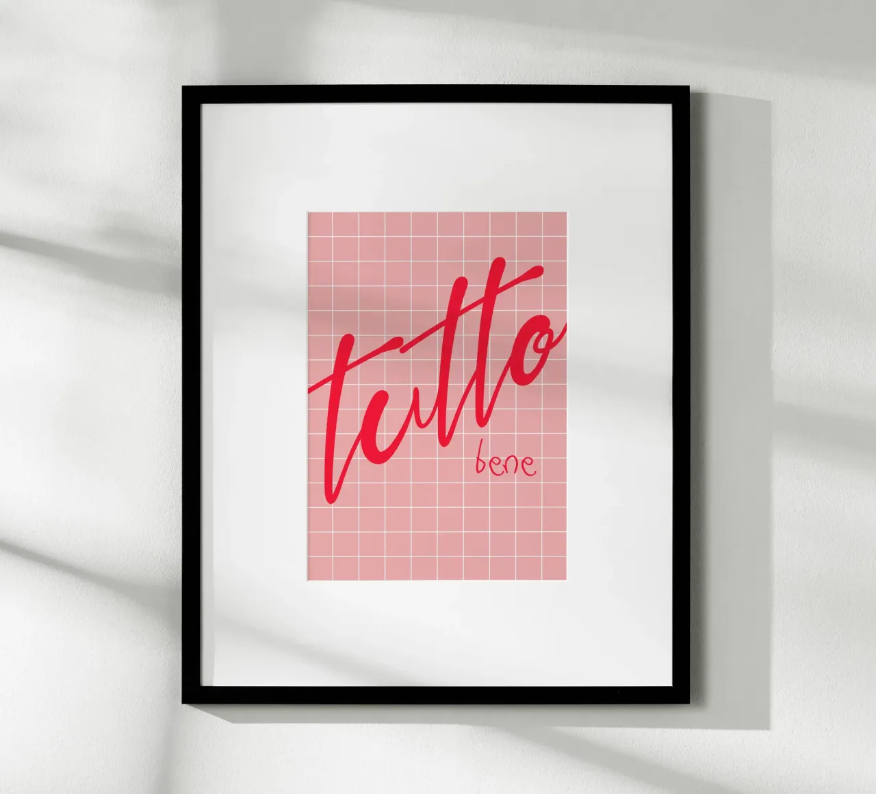 Tutto Bene poster con telaio in legno da Attaboy Dsgn