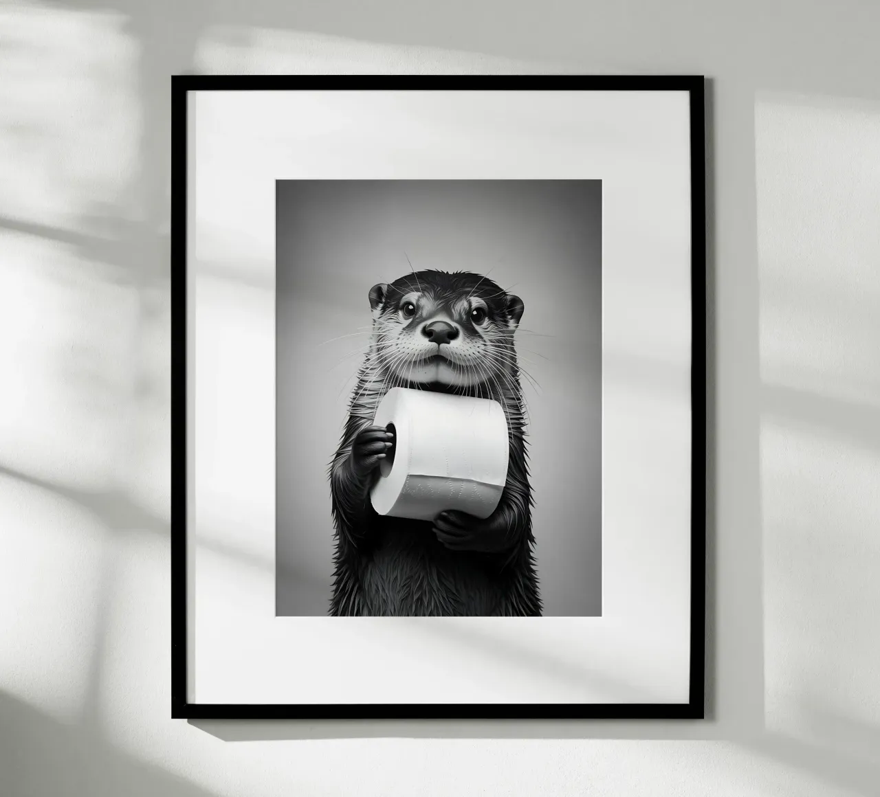 Lontra e carta igienica poster con telaio in plastica da Plain Thoughts