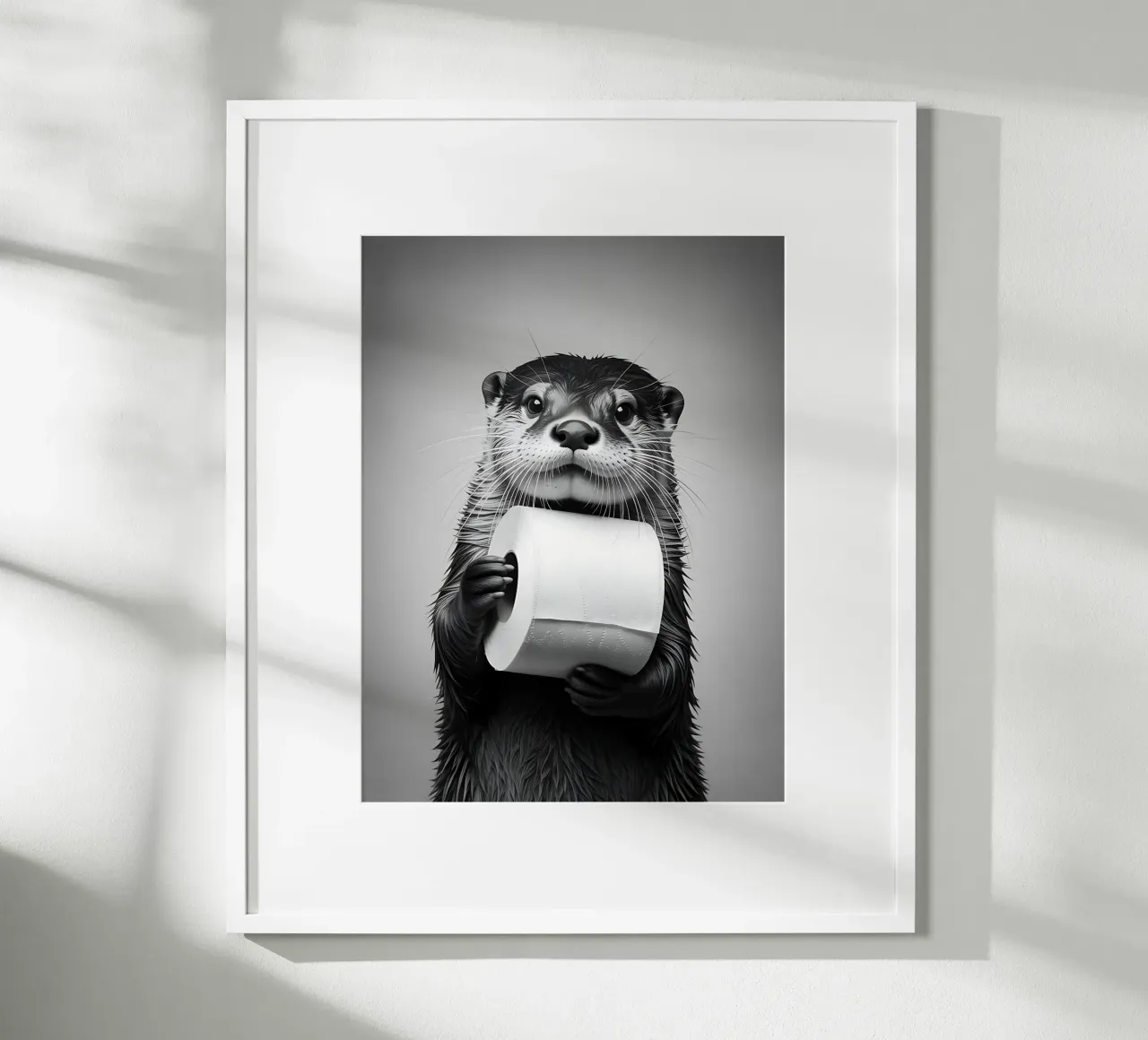 Lontra e carta igienica poster con telaio in plastica da Plain Thoughts