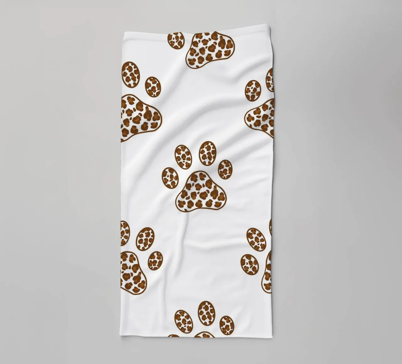 Made of leopard pattern with paw prints towel by gulsengunel