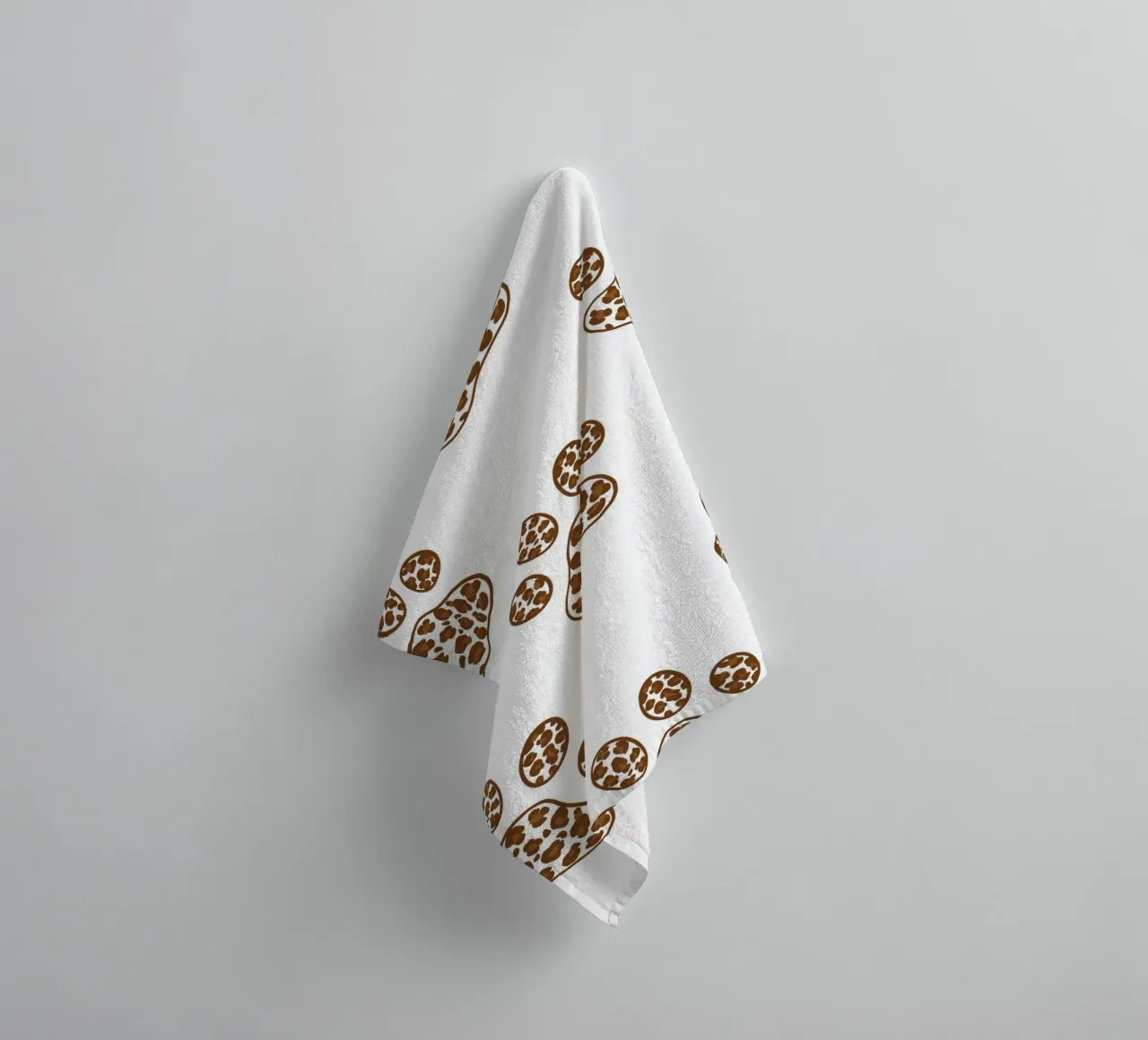 Made of leopard pattern with paw prints towel by gulsengunel