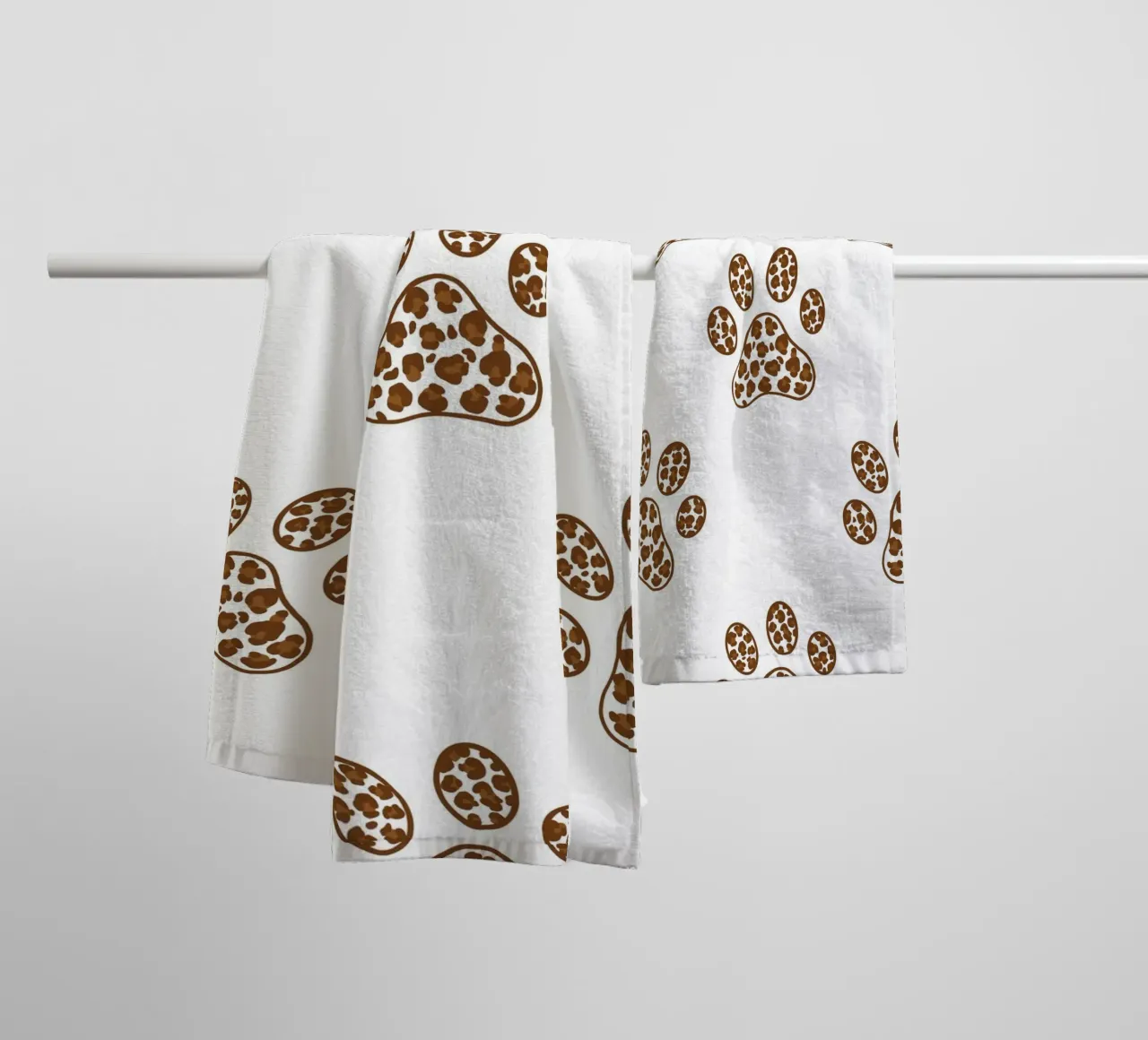 Made of leopard pattern with paw prints towel by gulsengunel
