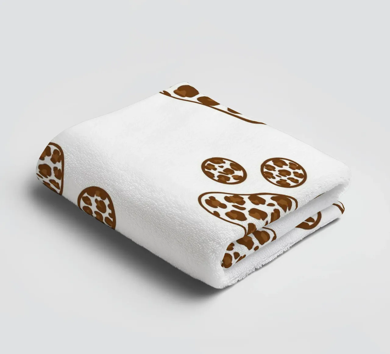 Made of leopard pattern with paw prints towel by gulsengunel