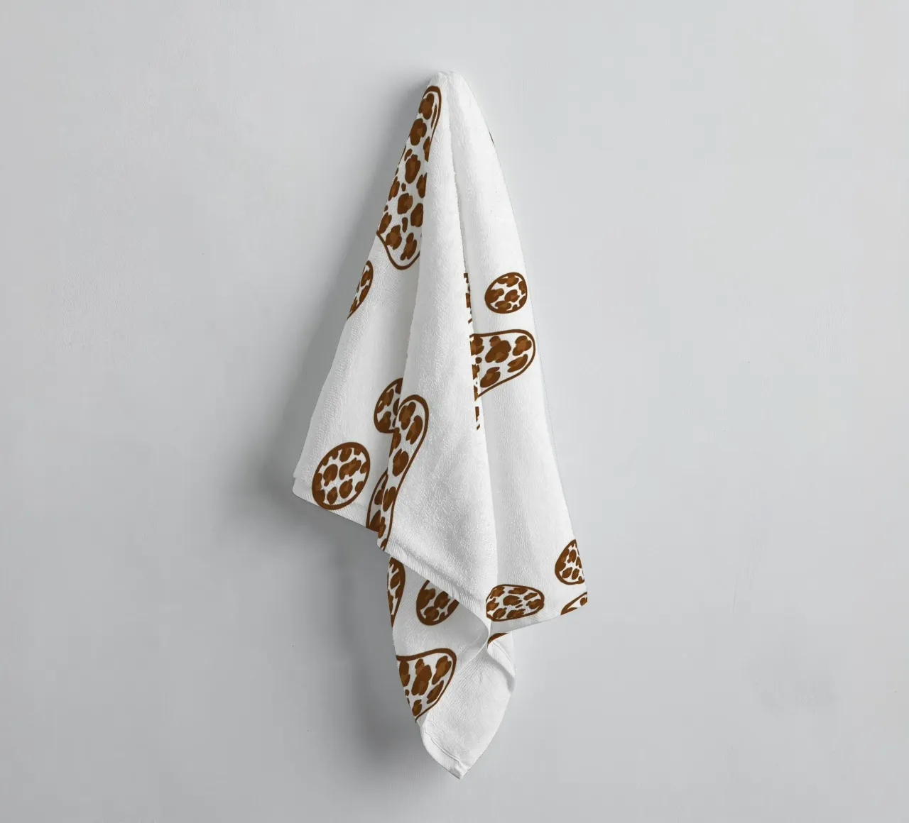 Made of leopard pattern with paw prints towel by gulsengunel