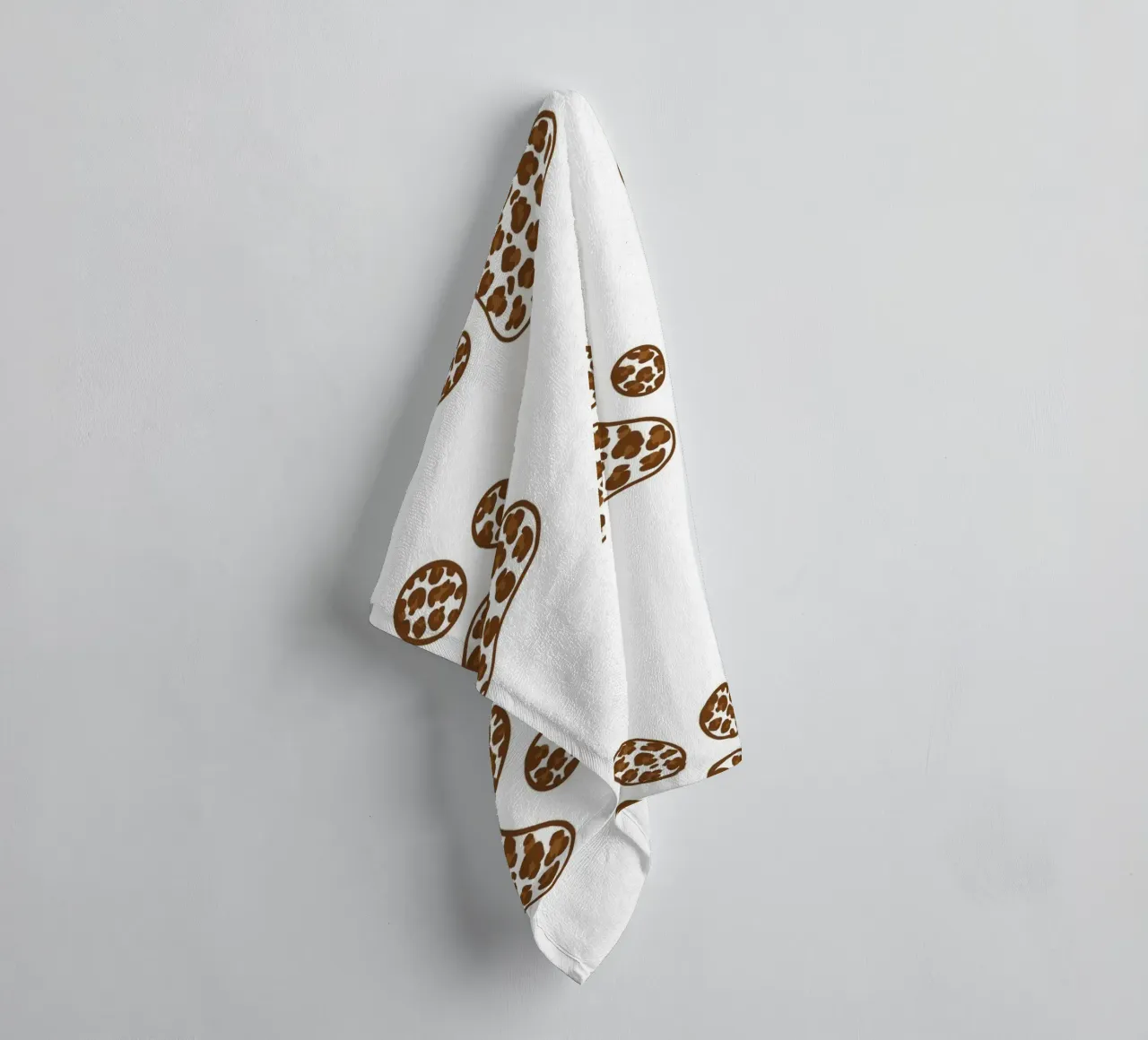 Made of leopard pattern with paw prints towel by gulsengunel