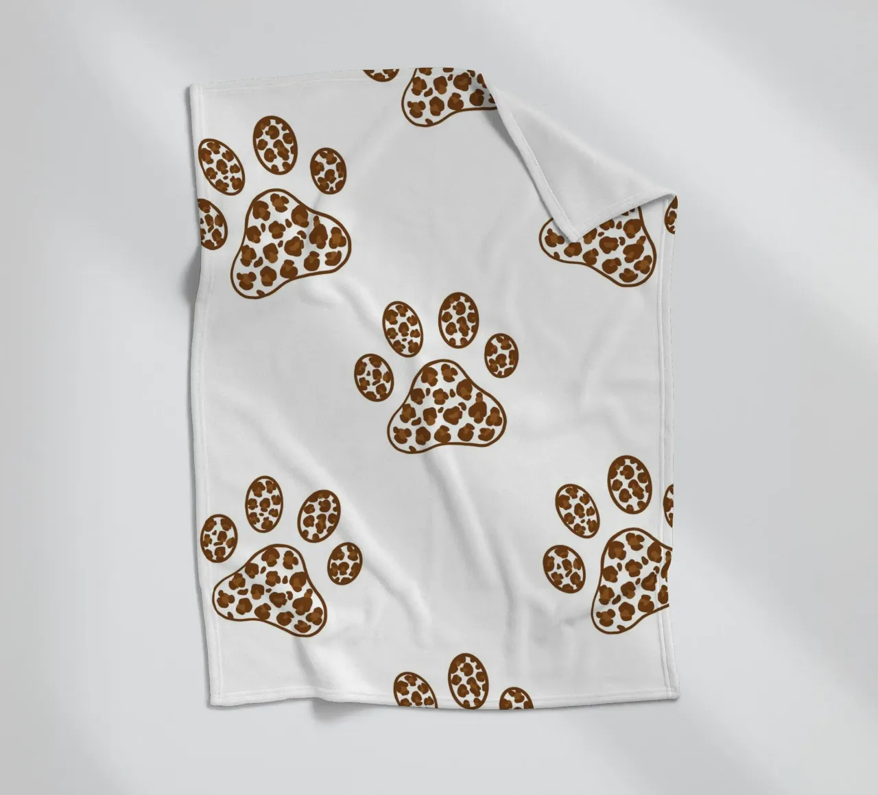 Made of leopard pattern with paw prints fleece blanket by gulsengunel
