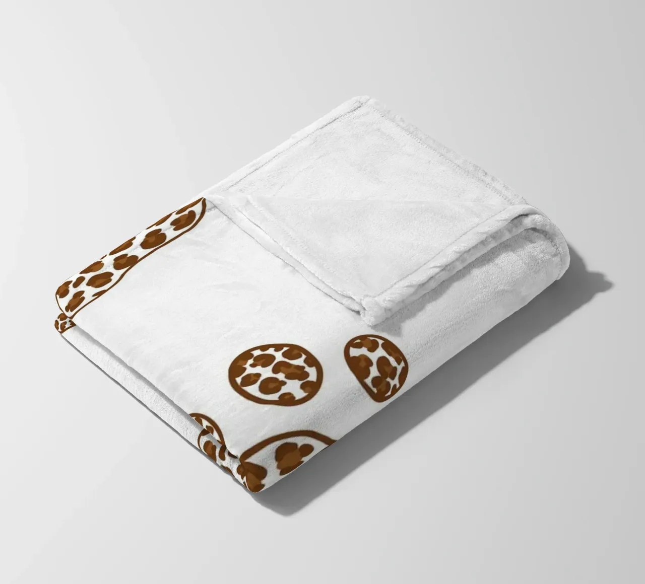 Made of leopard pattern with paw prints fleece blanket by gulsengunel