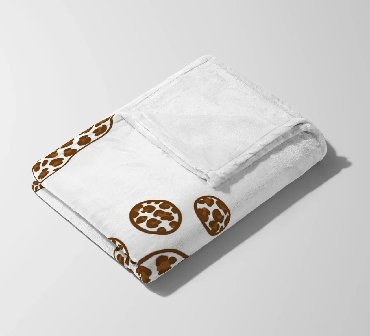 Made of leopard pattern with paw prints fleece blanket by gulsengunel