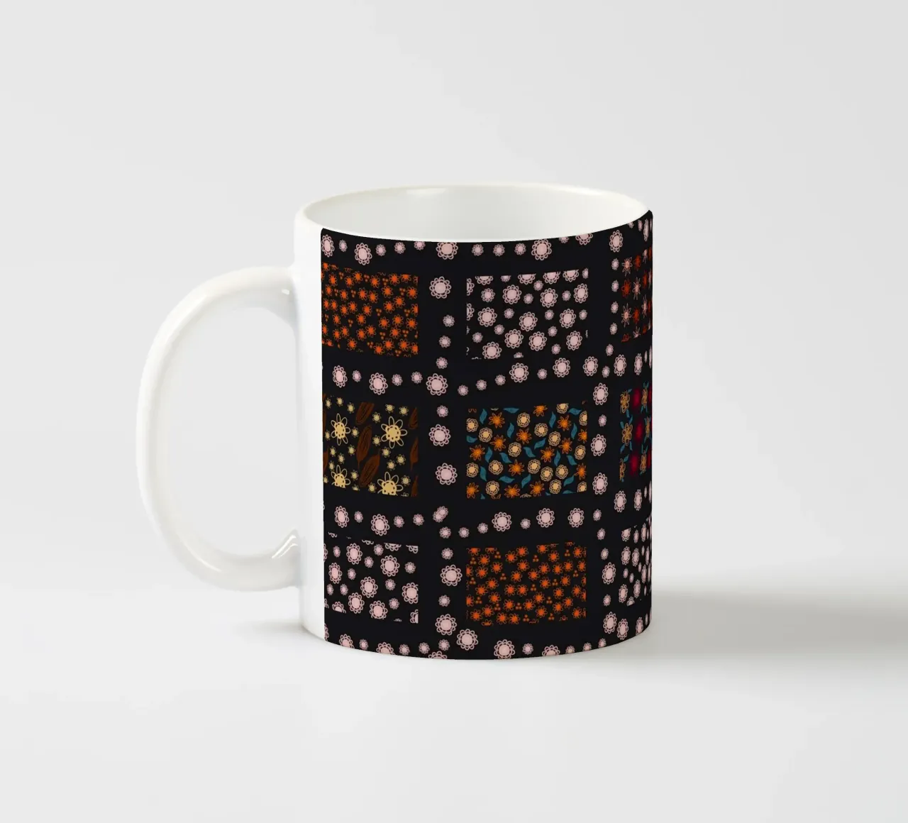Scarabocchi semplici e colorati tazza in ceramica da gulsengunel