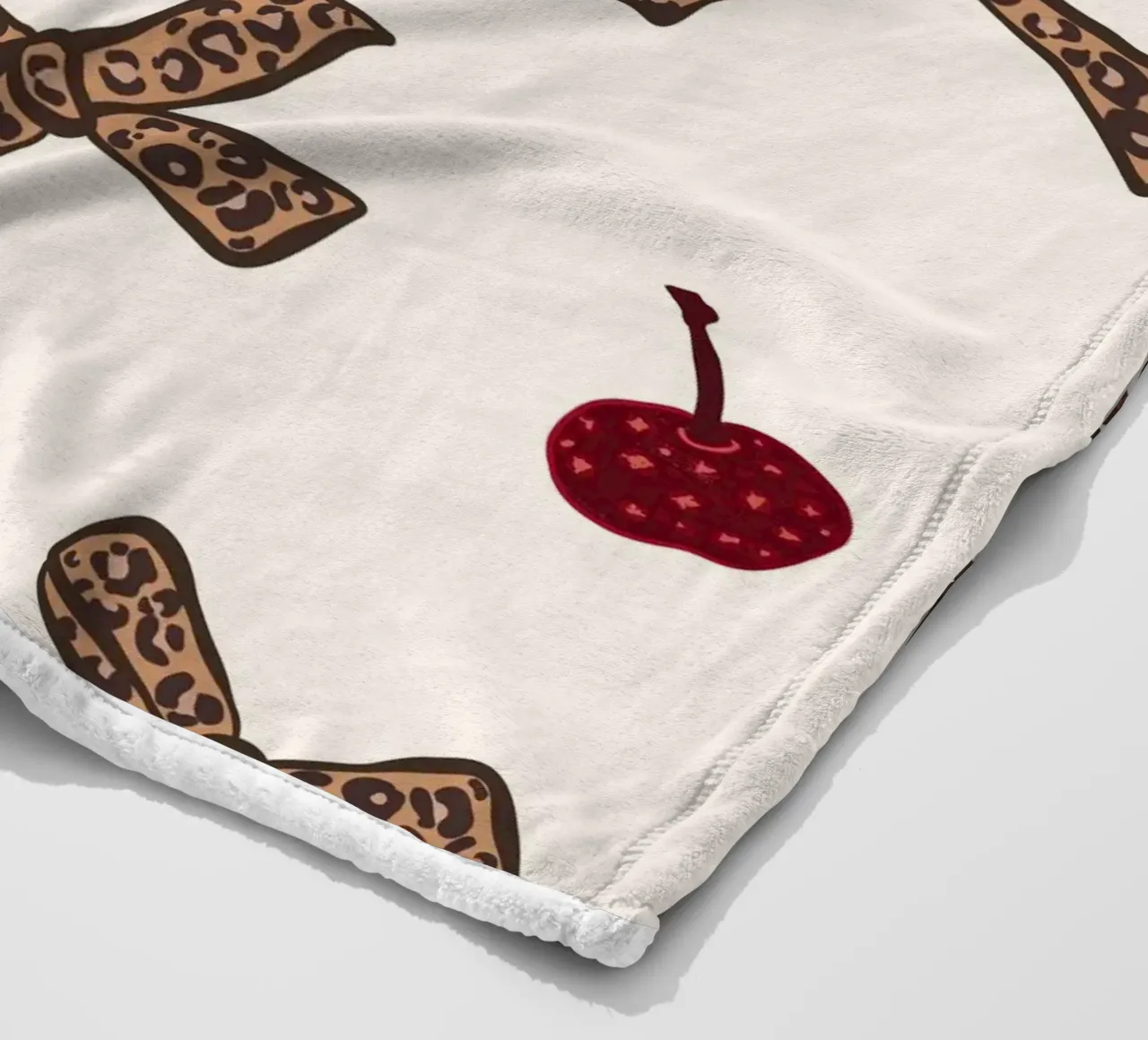 Modello Leopard Cherry coperta in pile da gulsengunel