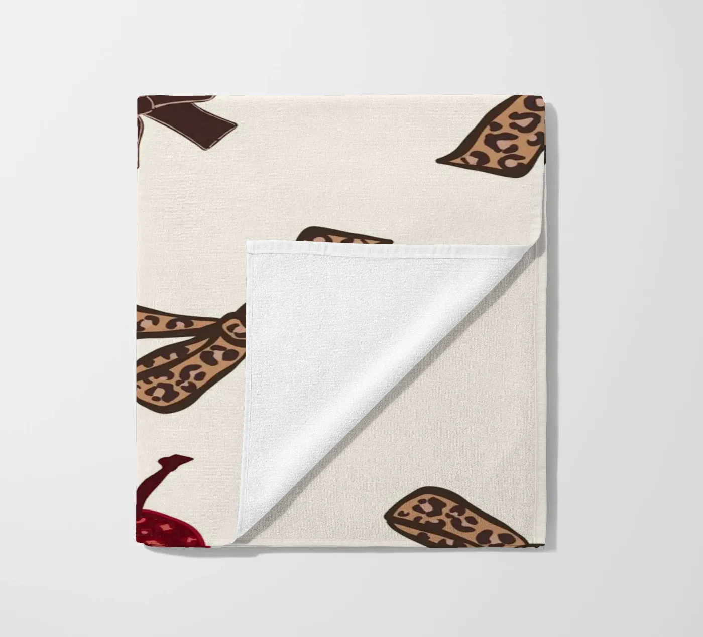 Leopard Cherry Pattern Strandtuch von gulsengunel