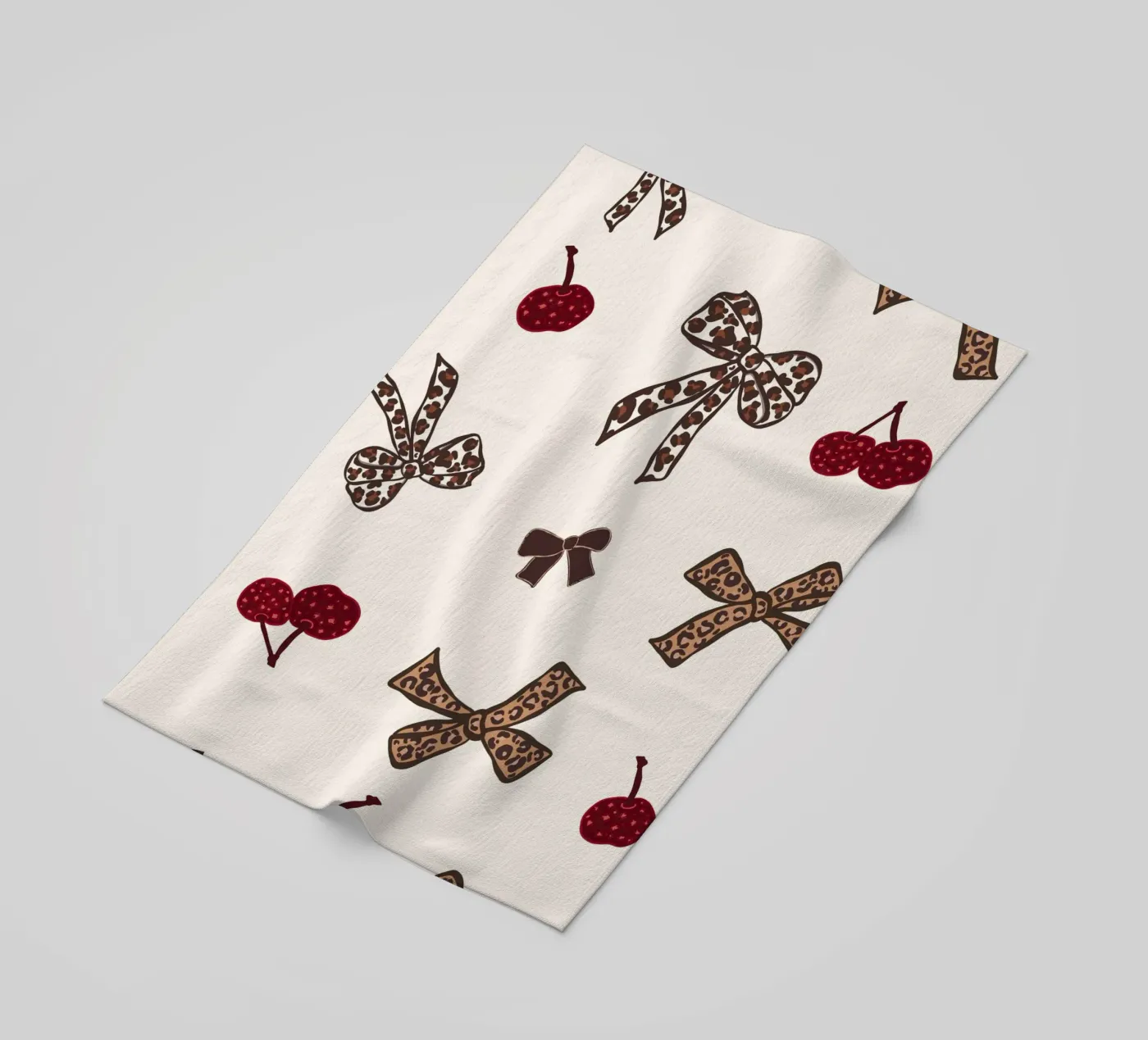 Leopard Cherry Pattern Strandtuch von gulsengunel