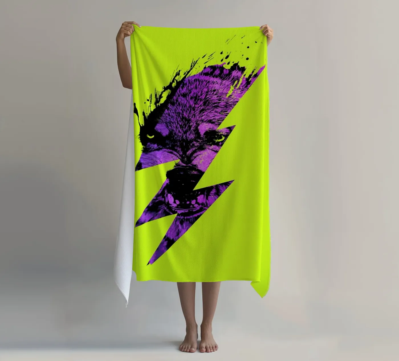 Thunderwolf strandhanddoek van Róbert Farkas
