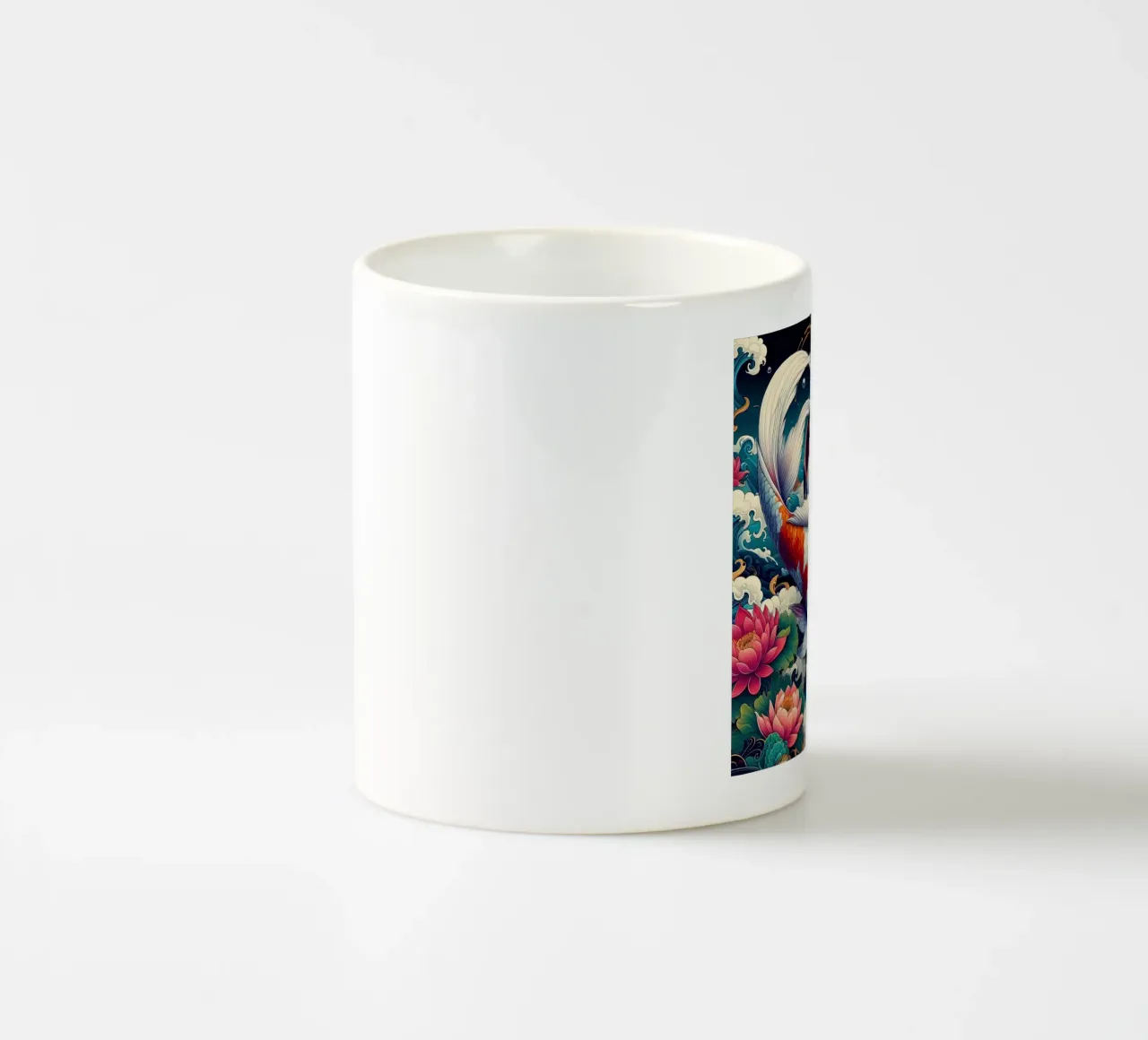 Bellissimo pesce giapponese tazza in ceramica da Delaney Okuneva