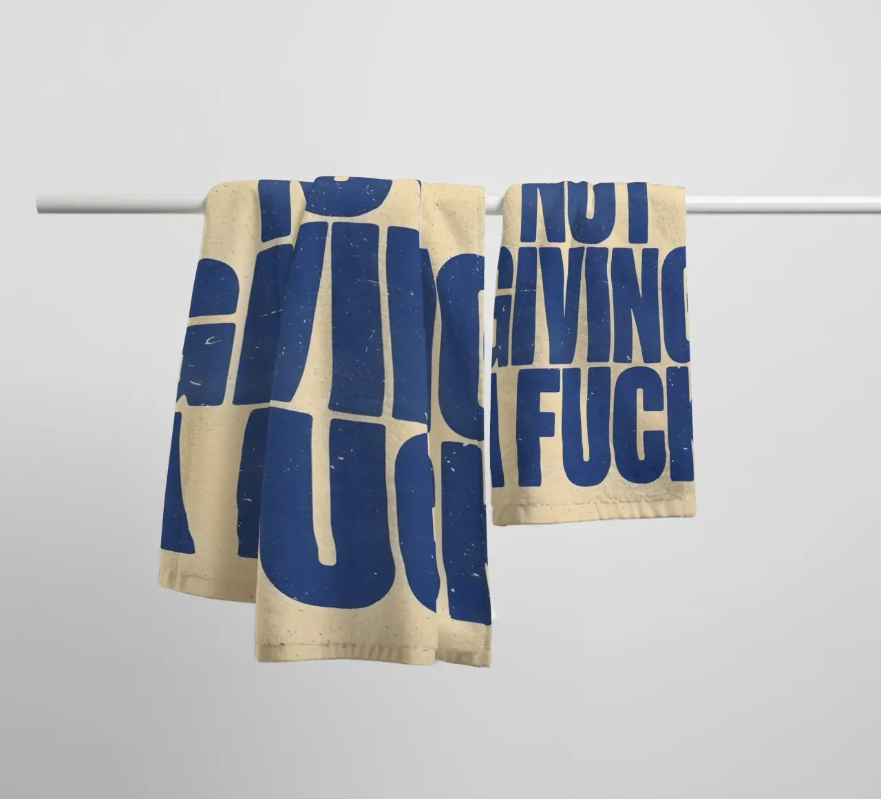 Normalise NOT GIVING A asciugamano da bagno da Type & Tape
