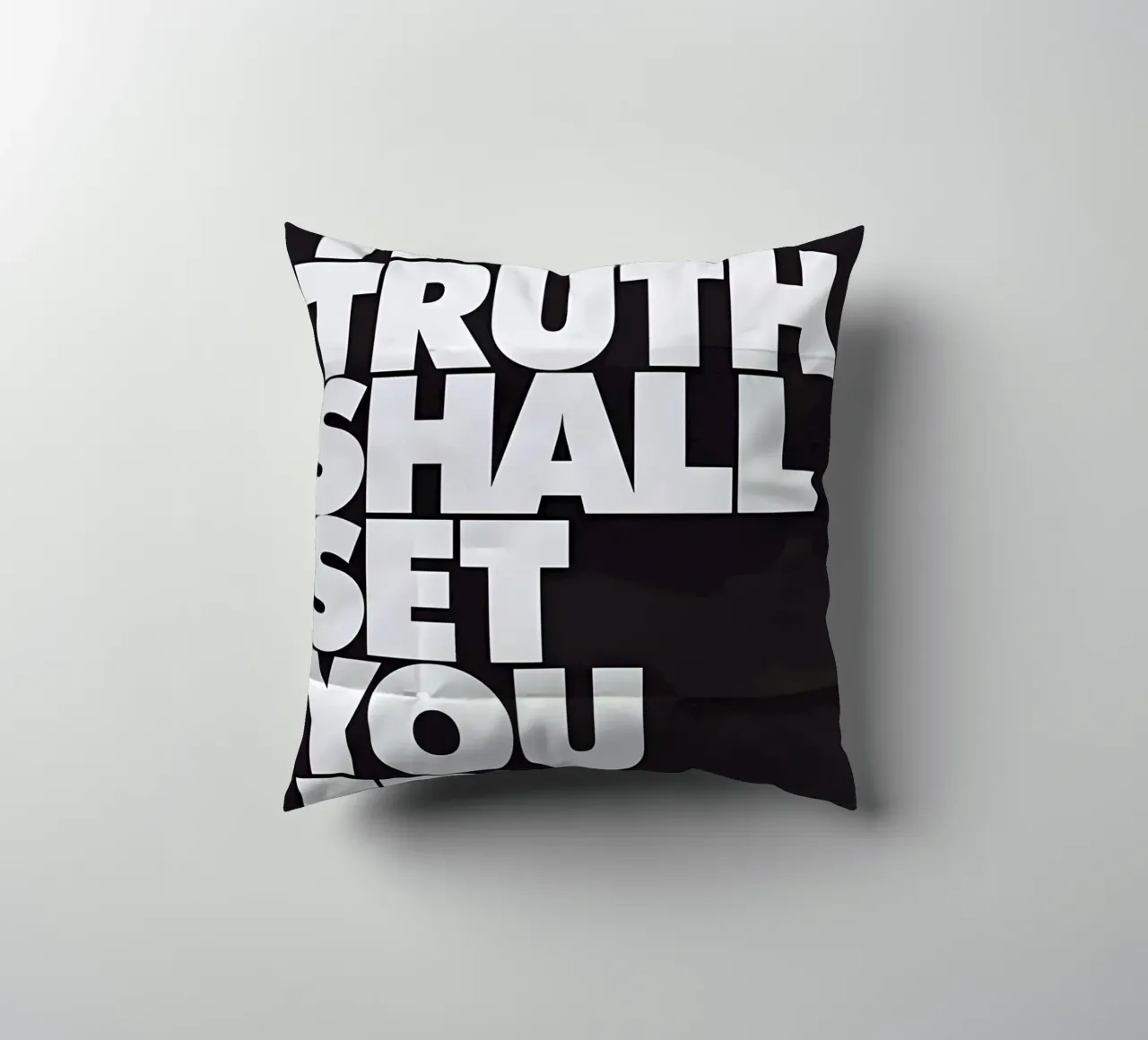 THE TRUTH SHALL SET YOU FREE. cuscino da Type & Tape