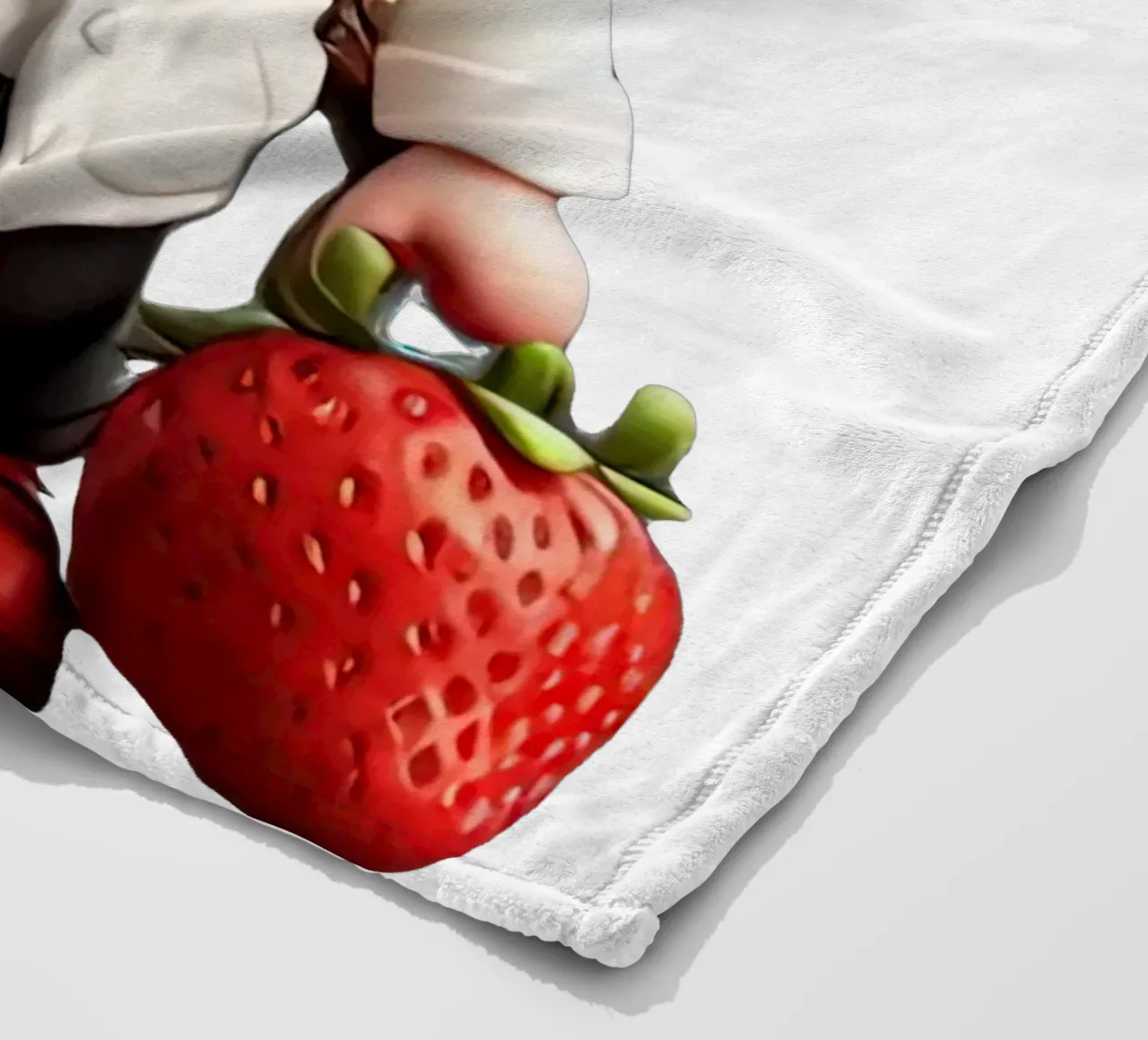 piccolo strawbery coperta in pile da Delaney Okuneva