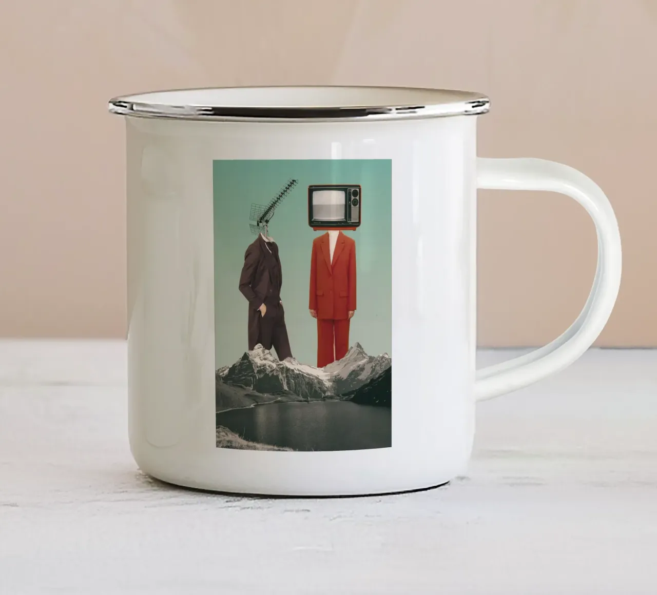 Segnale perso - Collage surreale d'epoca tazza in smalto da Dapidoka