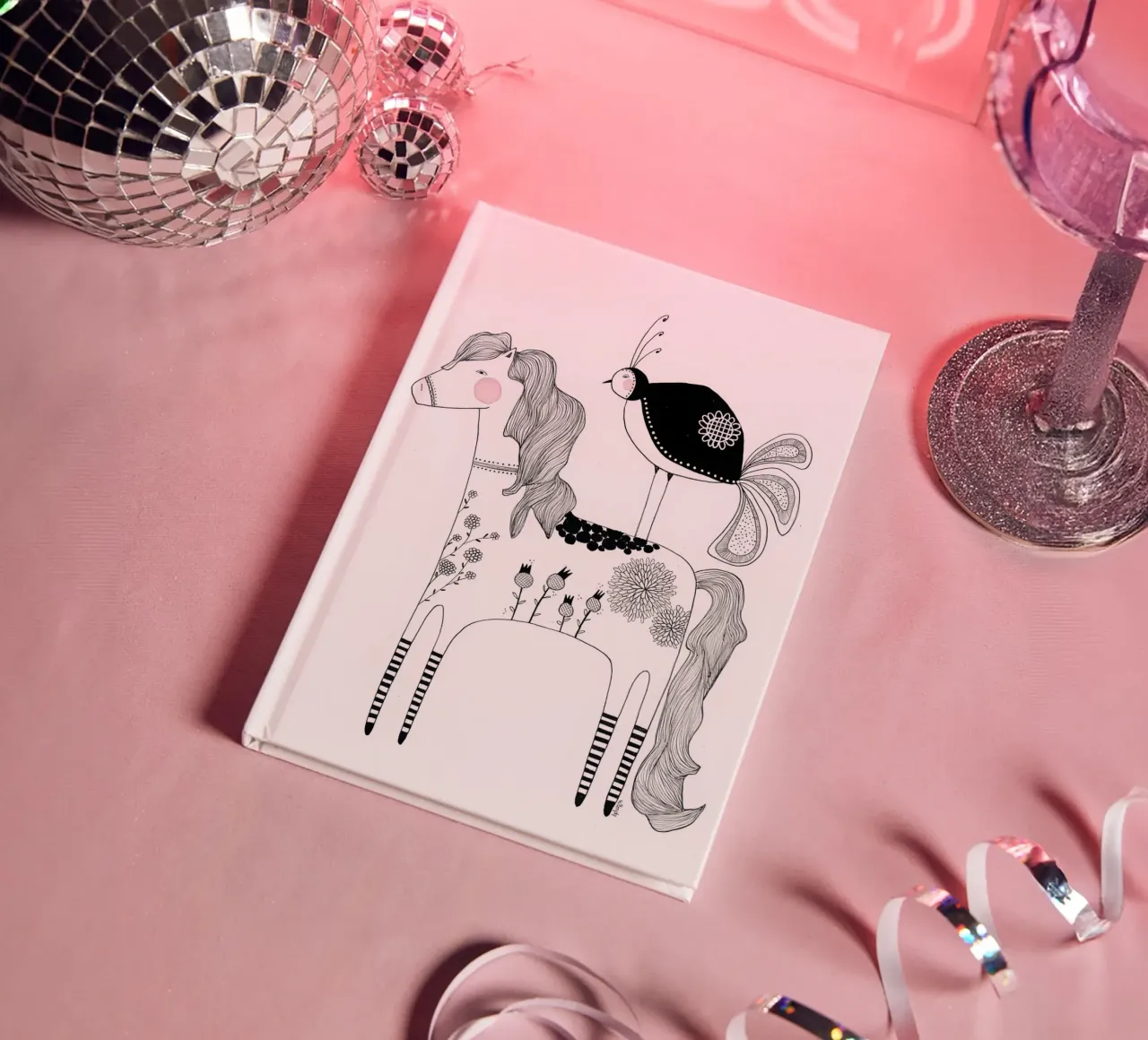 Bianca Peters - The dotted horse notebook by muench benjamin
