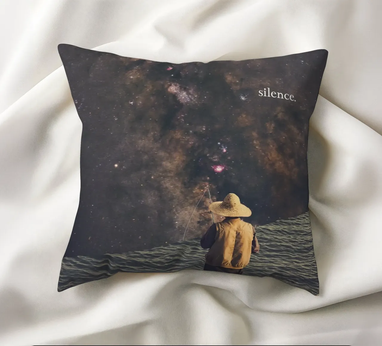 Silenzio - Pescatore cosmico cuscino da Dapidoka