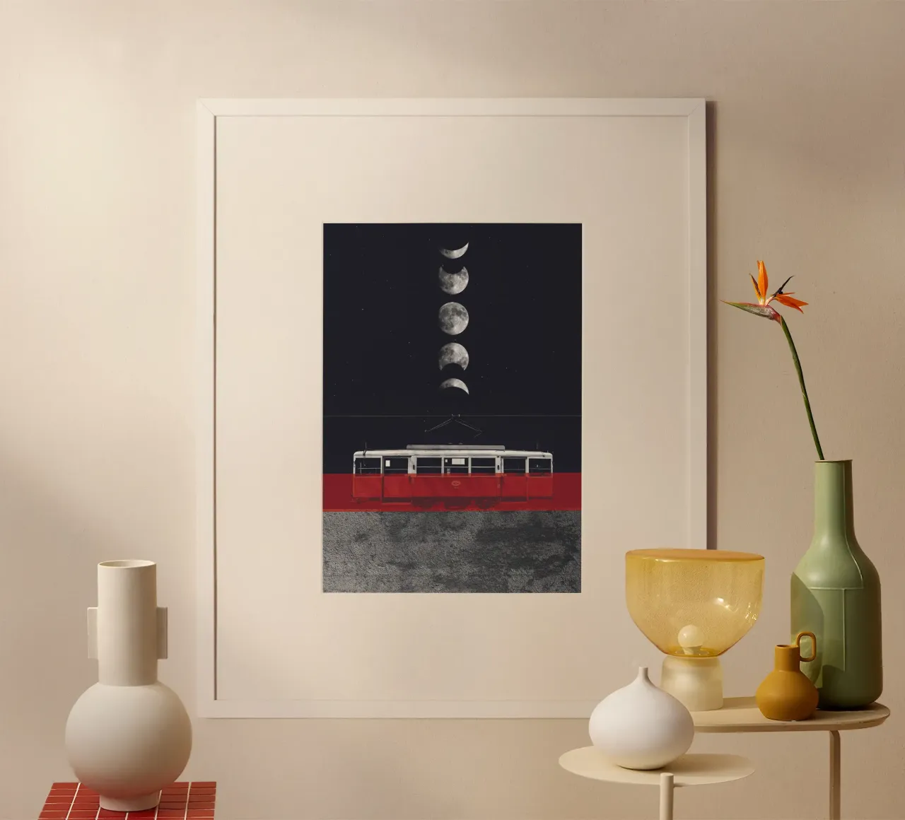 Le fasi lunari e il tram rosso poster con telaio in alluminio da Dapidoka