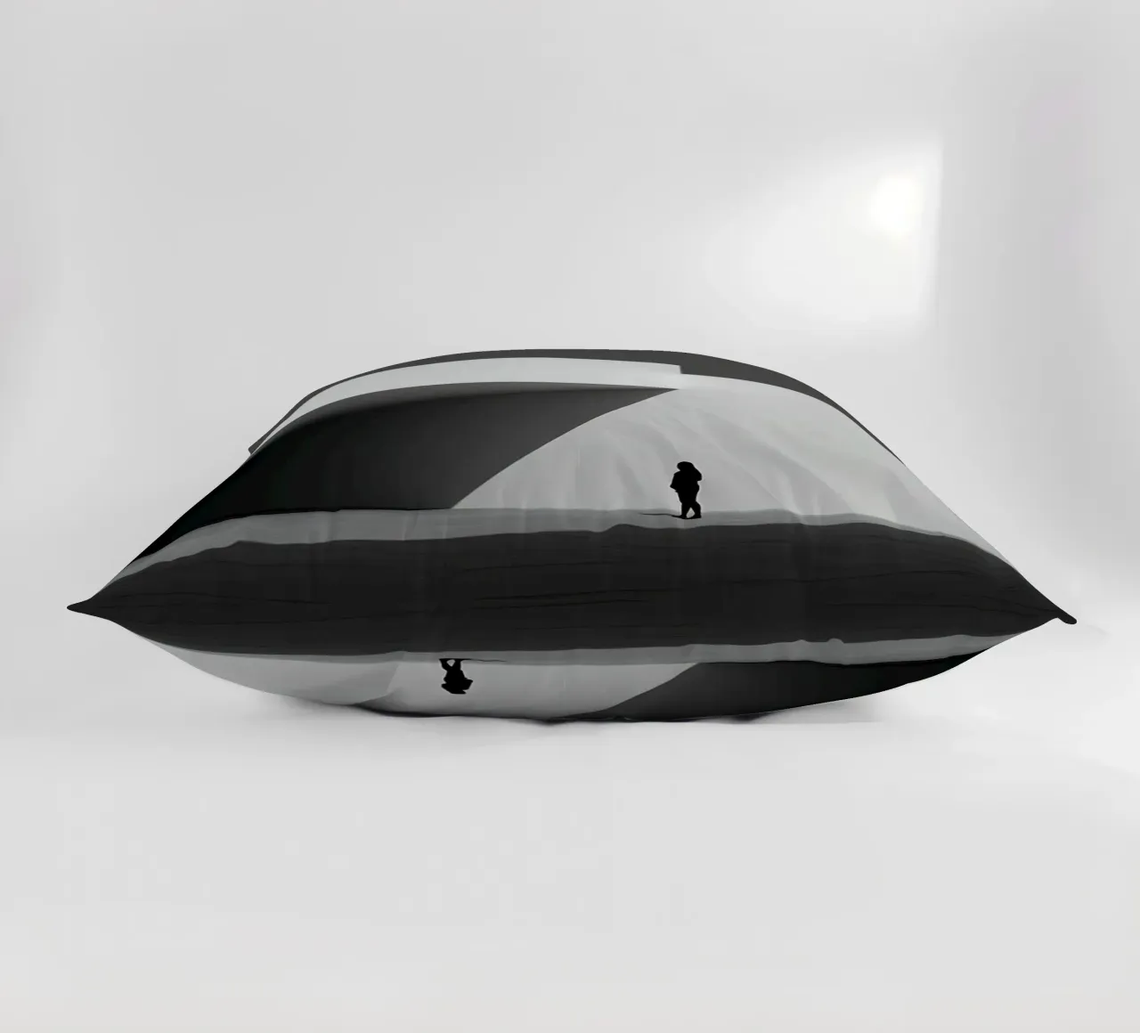 Solitudine geometrica in bianco e nero cuscino da Plain Thoughts