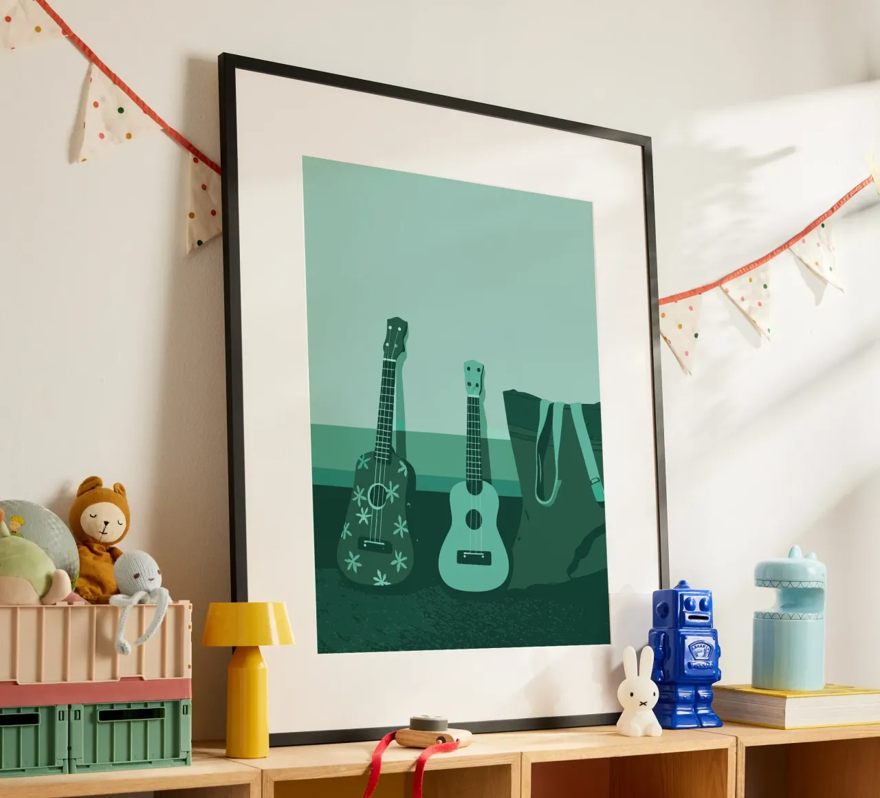 Due chitarre poster con telaio in plastica da MUSIC EDITION