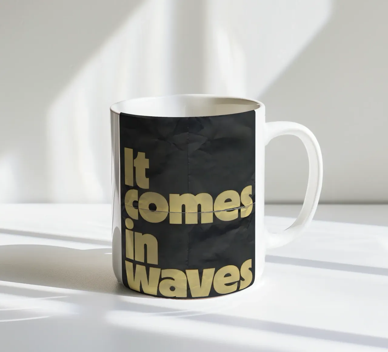it comes in waves tazza in ceramica da Type & Tape