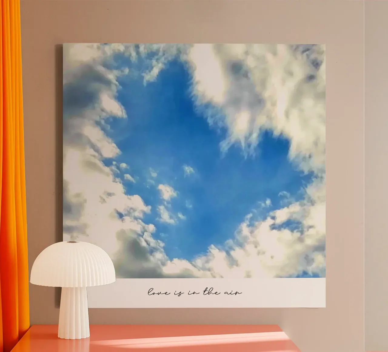 Love is in the air (Wolkenherz) tela con Cornice a cassetta da Frida + frei