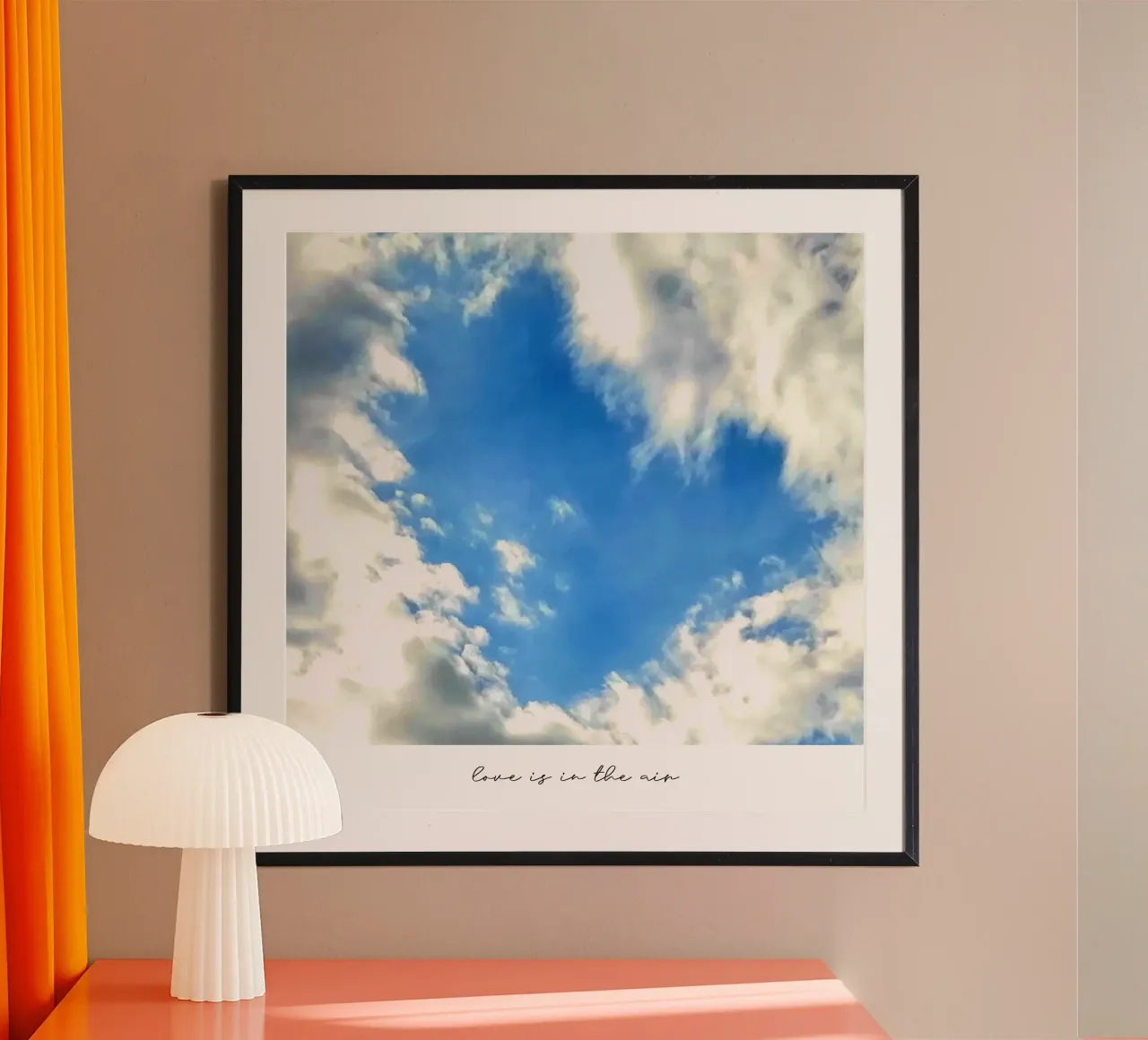 Love is in the air (Wolkenherz) Poster mit Holzrahmen von Frida + frei