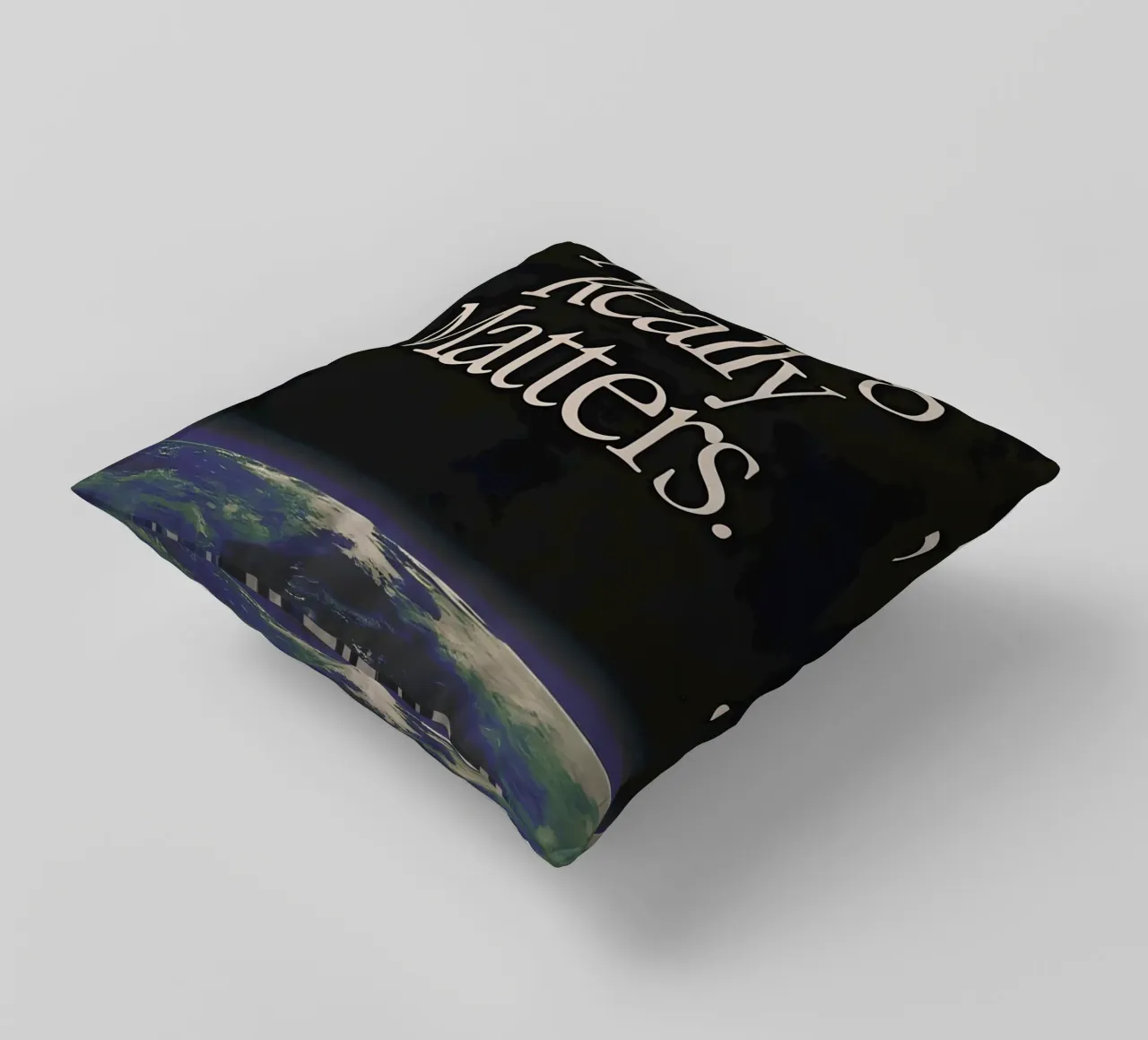 'Nothing Really Matters' cuscino da Type & Tape