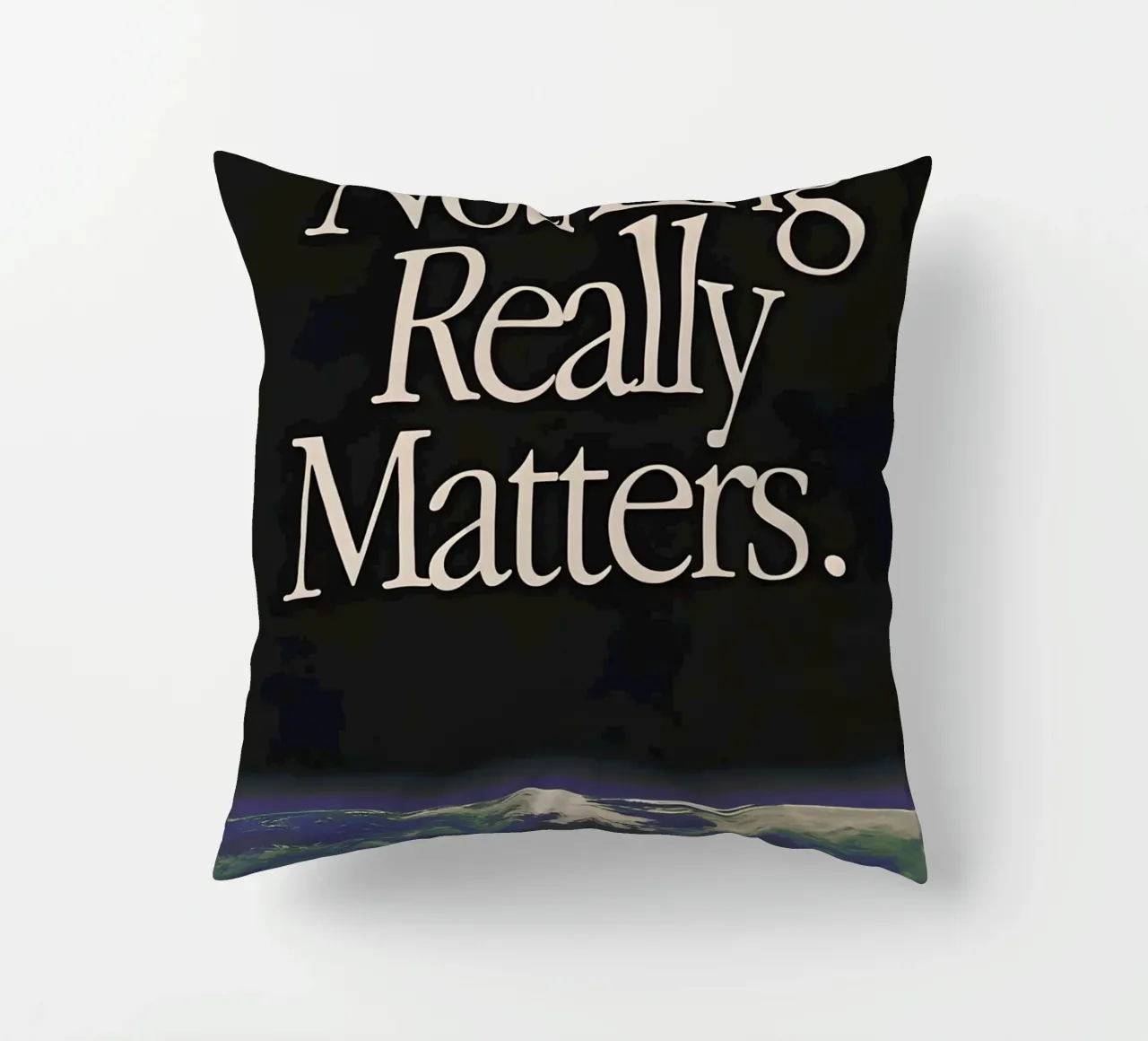 'Nothing Really Matters' cuscino da Type & Tape