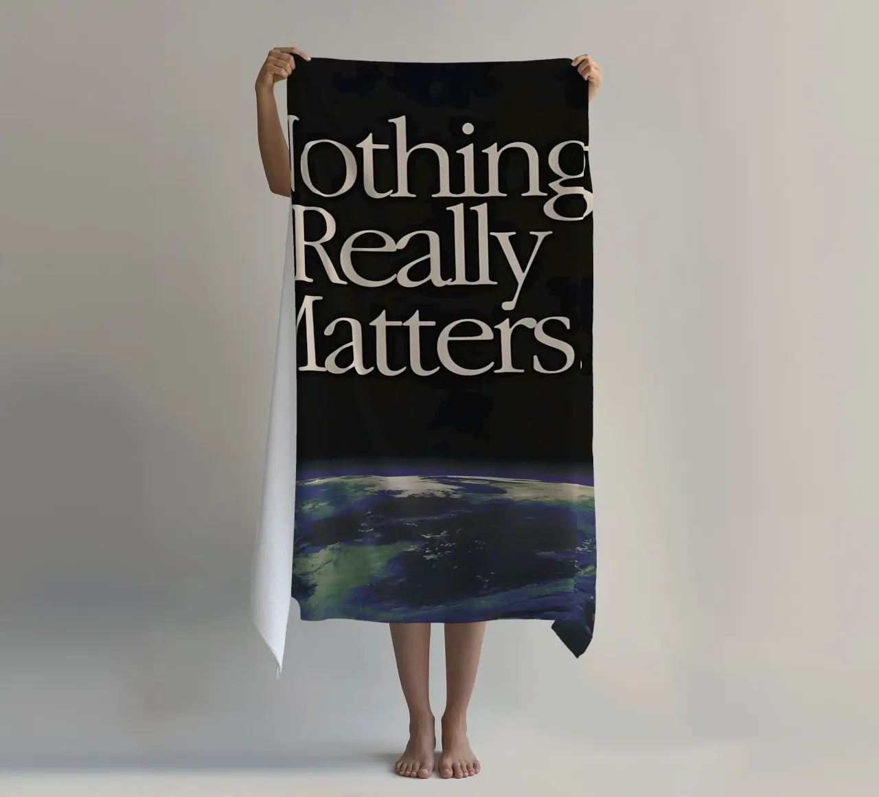 'Nothing Really Matters' telo mare da Type & Tape