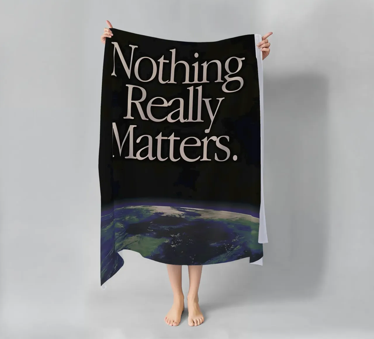'Nothing Really Matters' telo mare da Type & Tape
