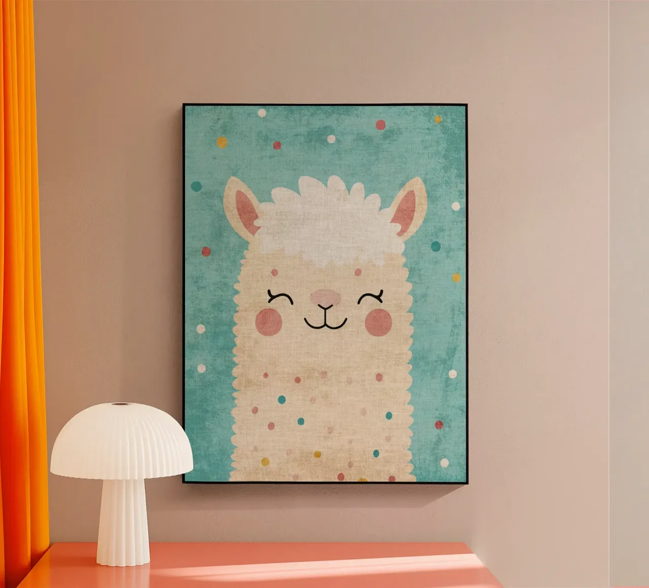 lama sorridente faccia di lama occhi chiusi pelliccia soffice plexiglass da Courtney Ohling