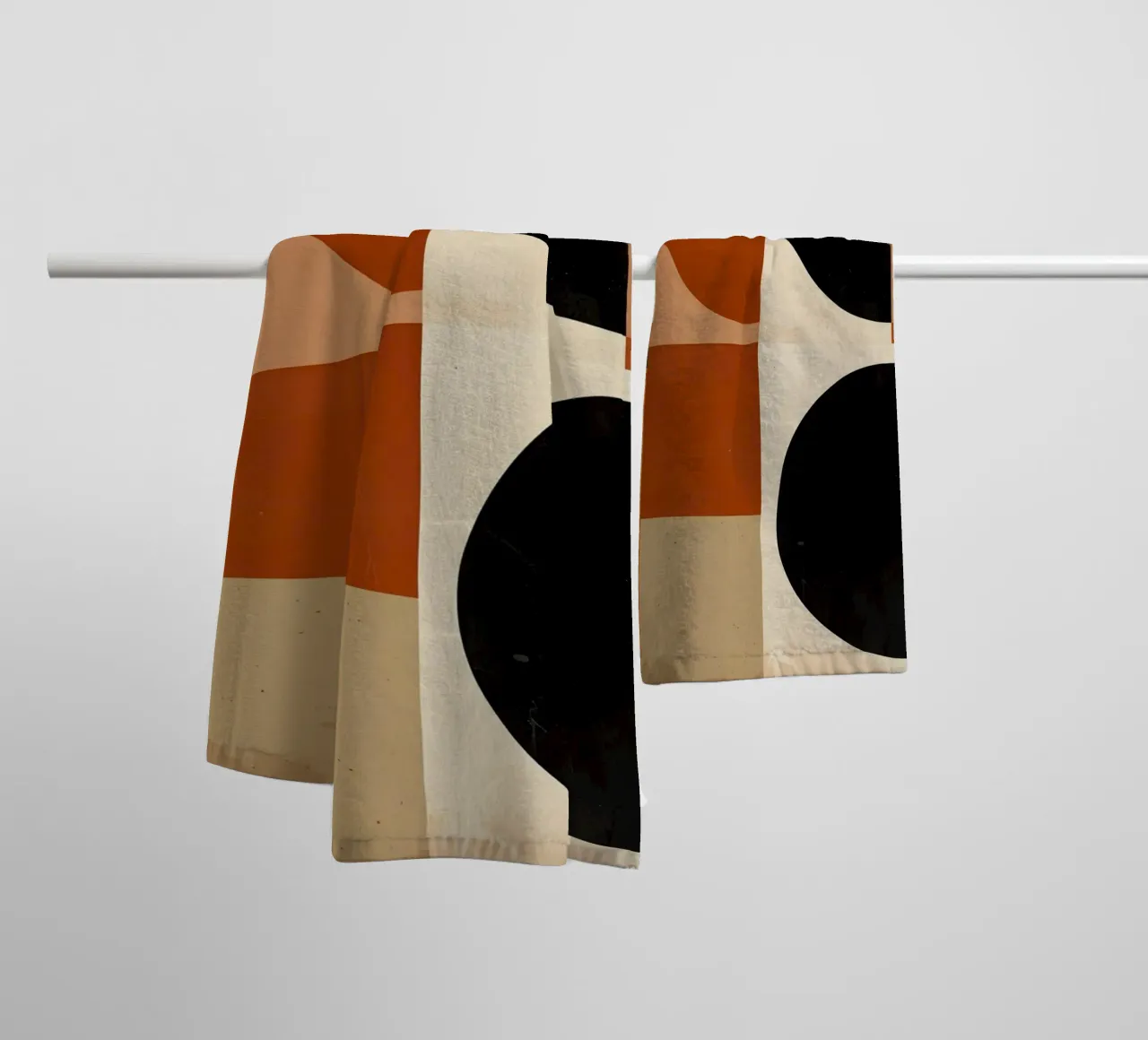 Abstrakte geometrische Komposition mit Kreisen und Quadraten Handtuch von DesignDoodle