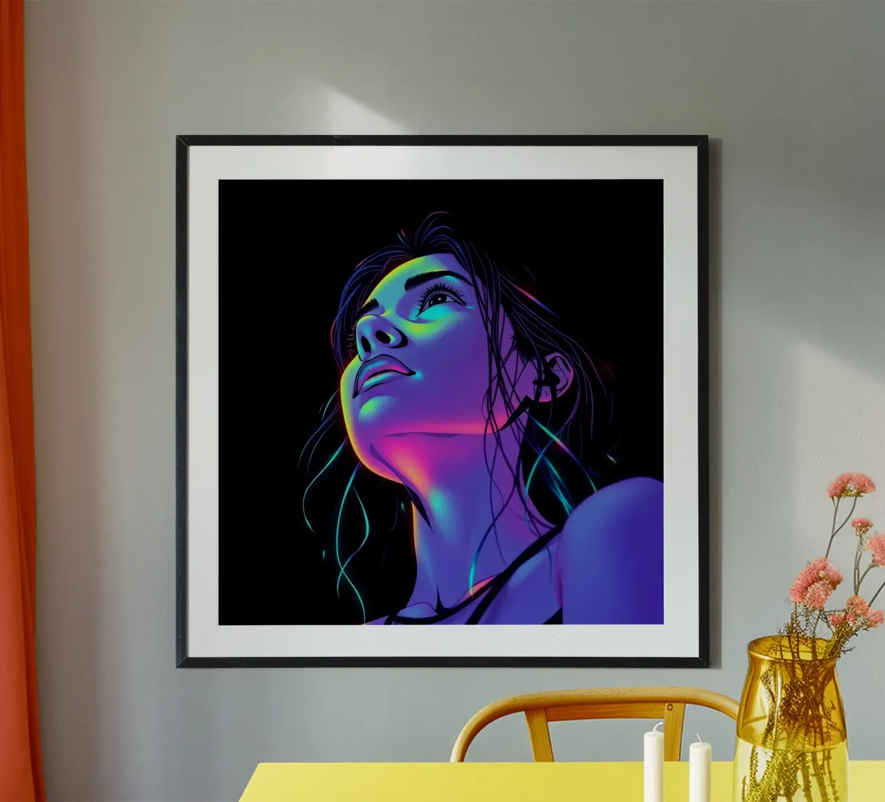 Volto di donna con sfumatura di colore al neon su nero poster con telaio in legno da DesignDoodle
