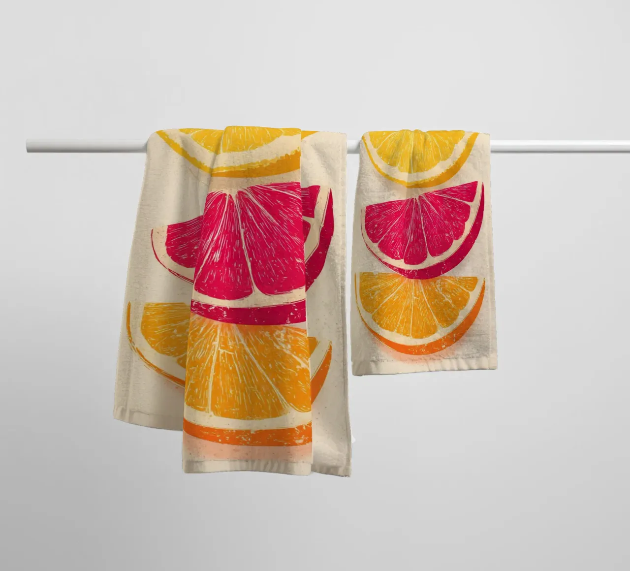 The Slices asciugamano da bagno da Gypsy Galleria