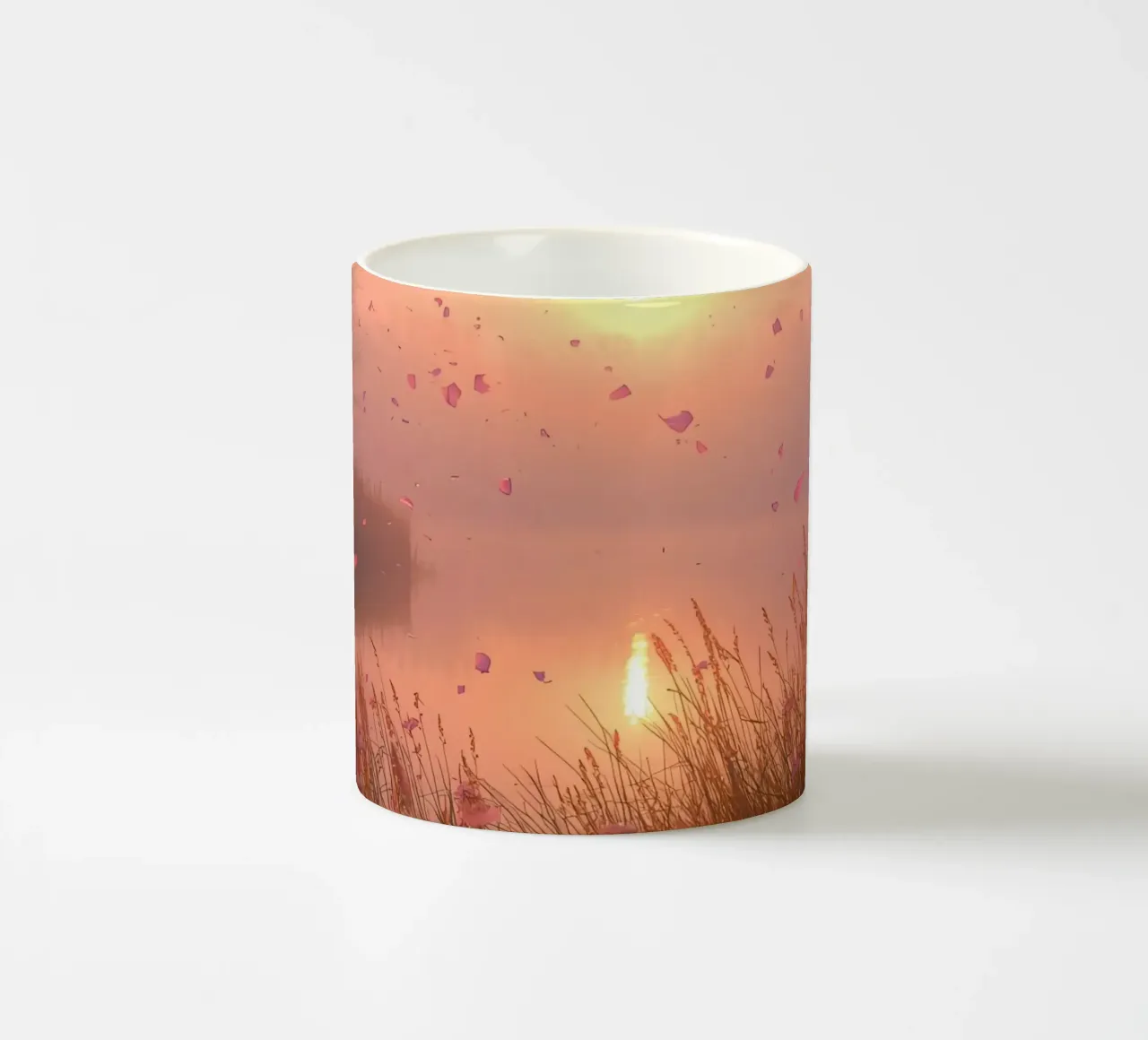 Alba sull'acqua con albero e erba di petali tazza in ceramica da DesignDoodle