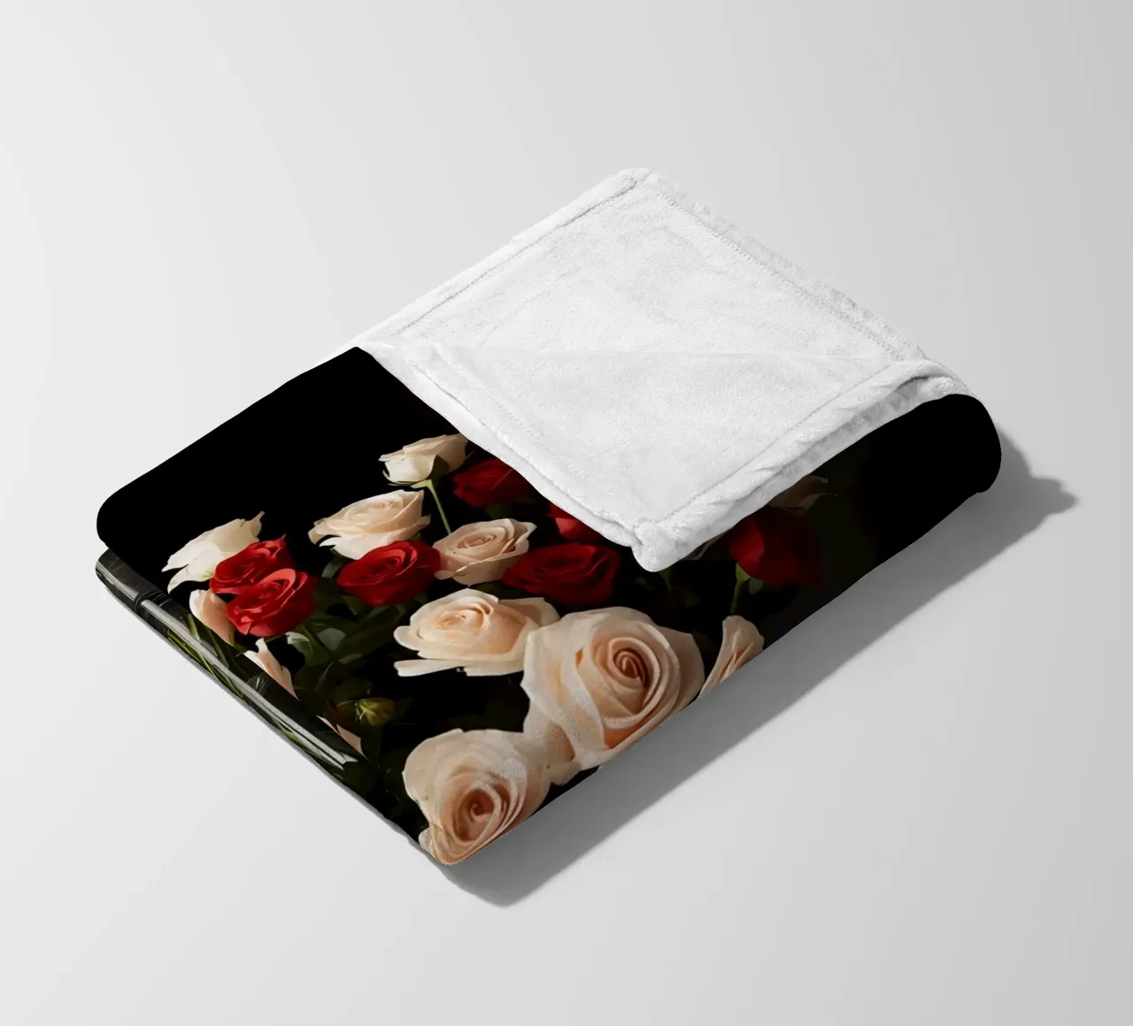 Rose in vaso rosso rosa in vetro trasparente coperta in pile da DesignDoodle