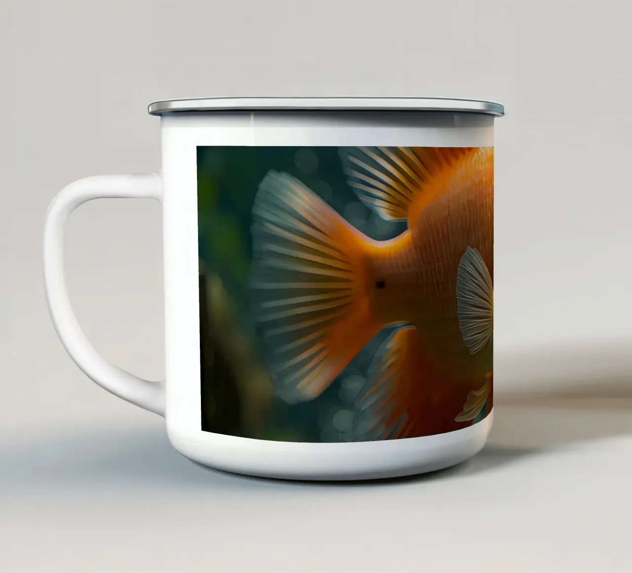 Pesce arancione in acquario con piante e bolle di sapone tazza in smalto da DesignDoodle