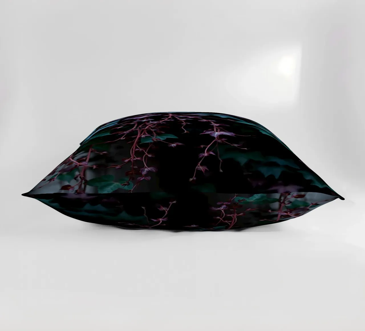 Pianta di edera con foglie verdi e viola cuscino da DesignDoodle