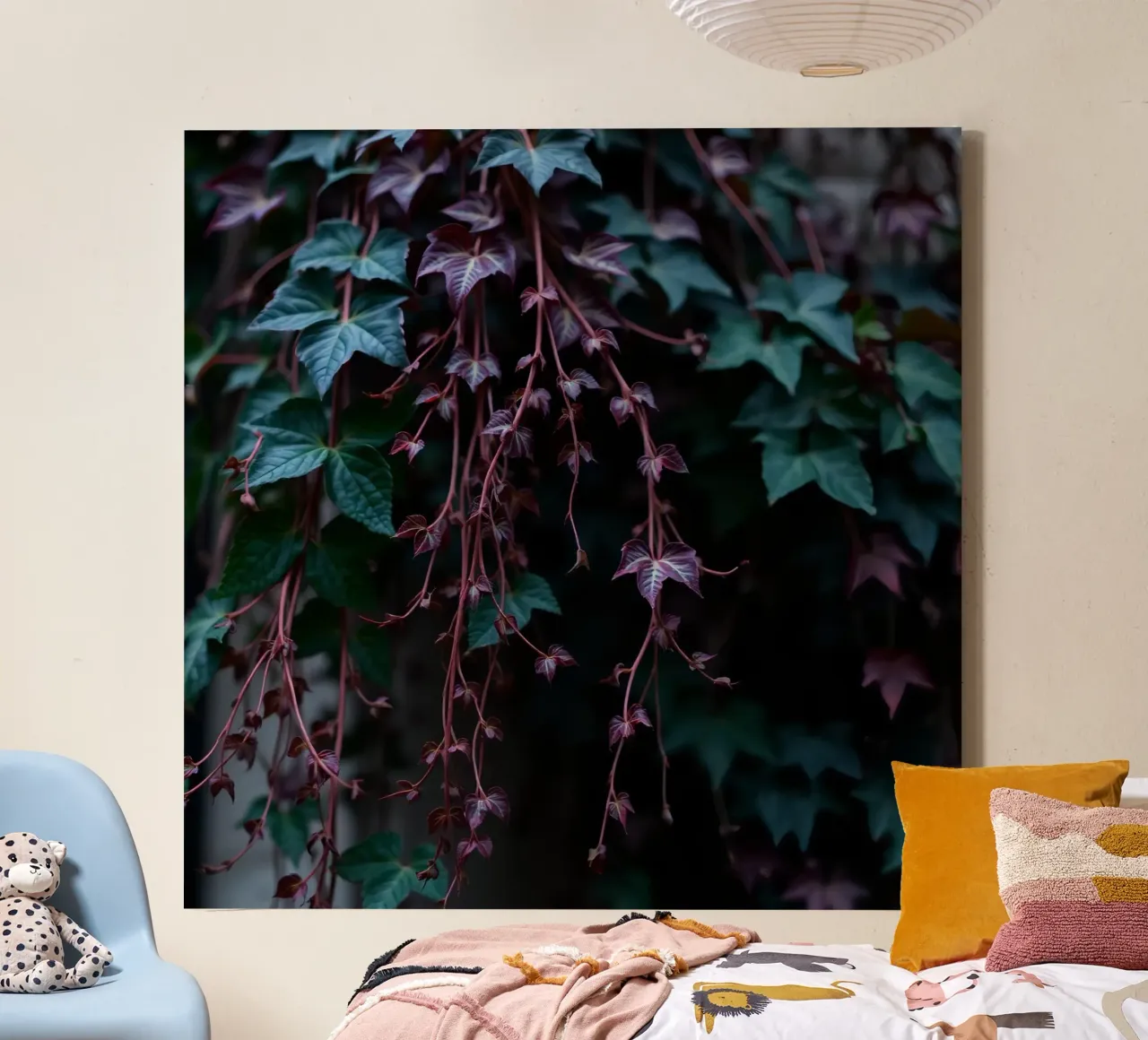 Pianta di edera con foglie verdi e viola tela con Cornice a cassetta da DesignDoodle