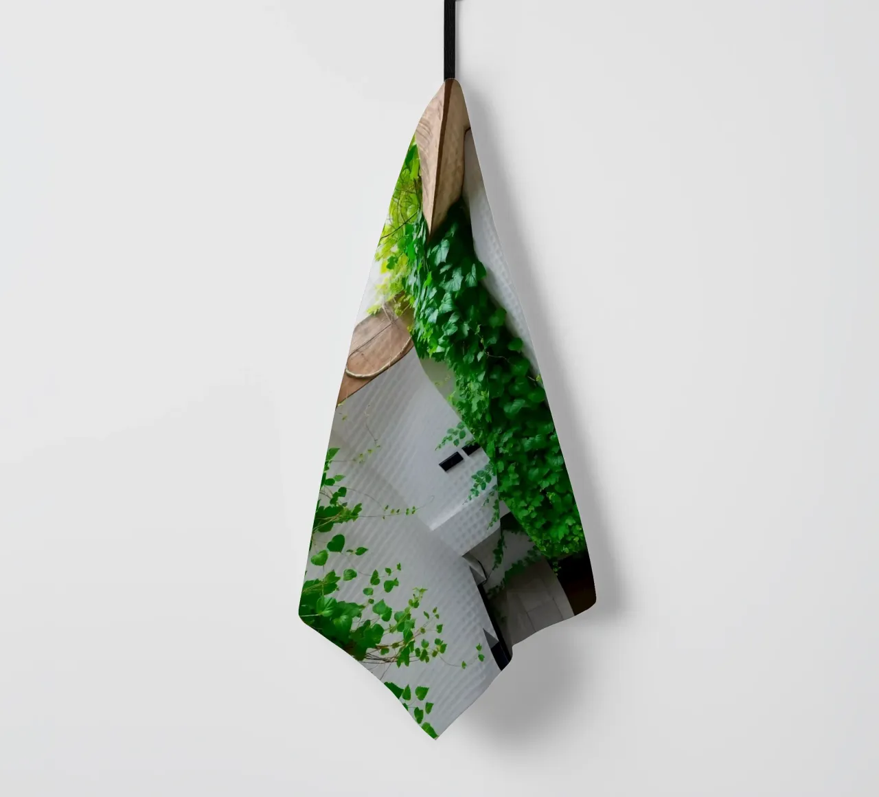 Cour intérieure avec vignes et puits de lumière torchon de DesignDoodle