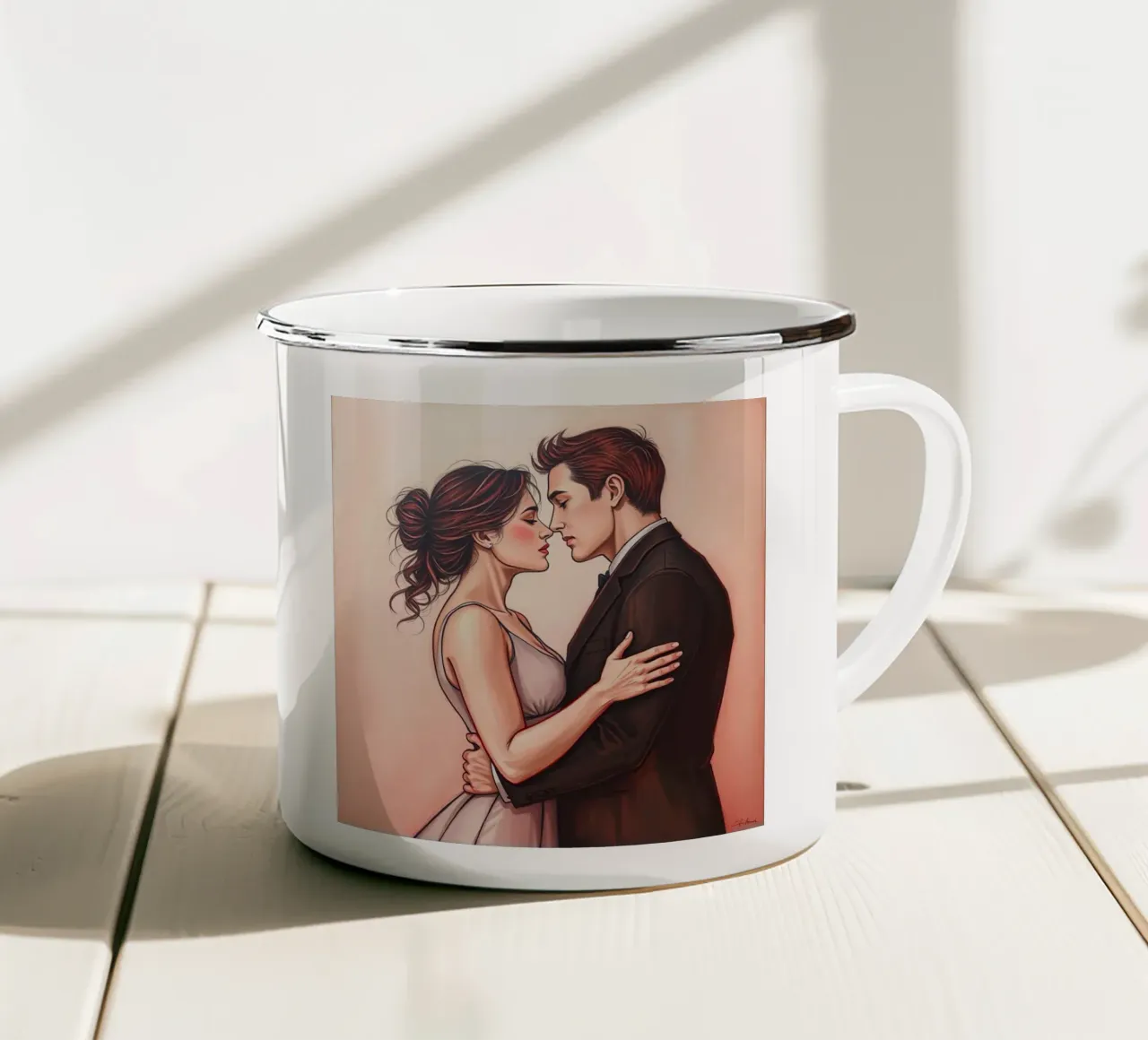 Coppia abbracciata in abito da cerimonia tazza in smalto da DesignDoodle