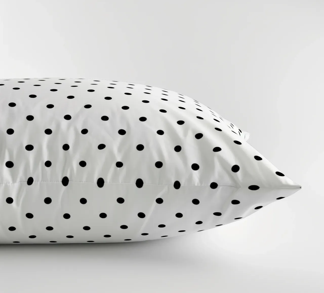 Minimal Basic Polka Dots | Nero su bianco cuscino da Beauty in Simplicity