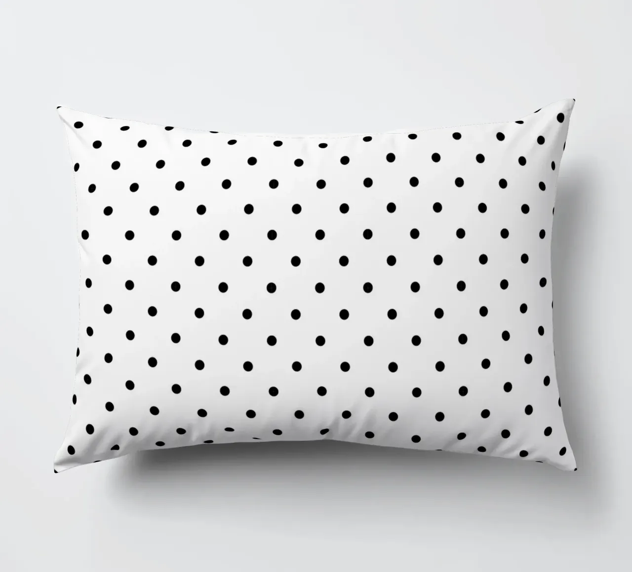 Minimal Basic Polka Dots | Nero su bianco cuscino da Beauty in Simplicity