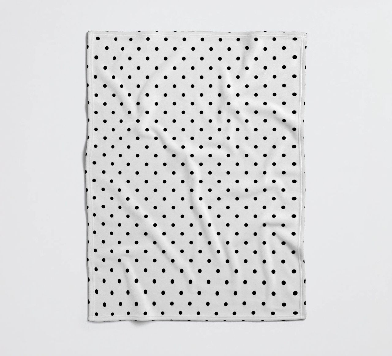 Minimal Basic Polka Dots | Schwarz auf Weiß Fleecedecke von Beauty in Simplicity