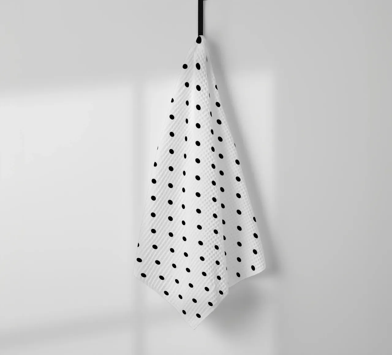 Minimal Basic Polka Dots | Noir sur blanc torchon de Beauty in Simplicity