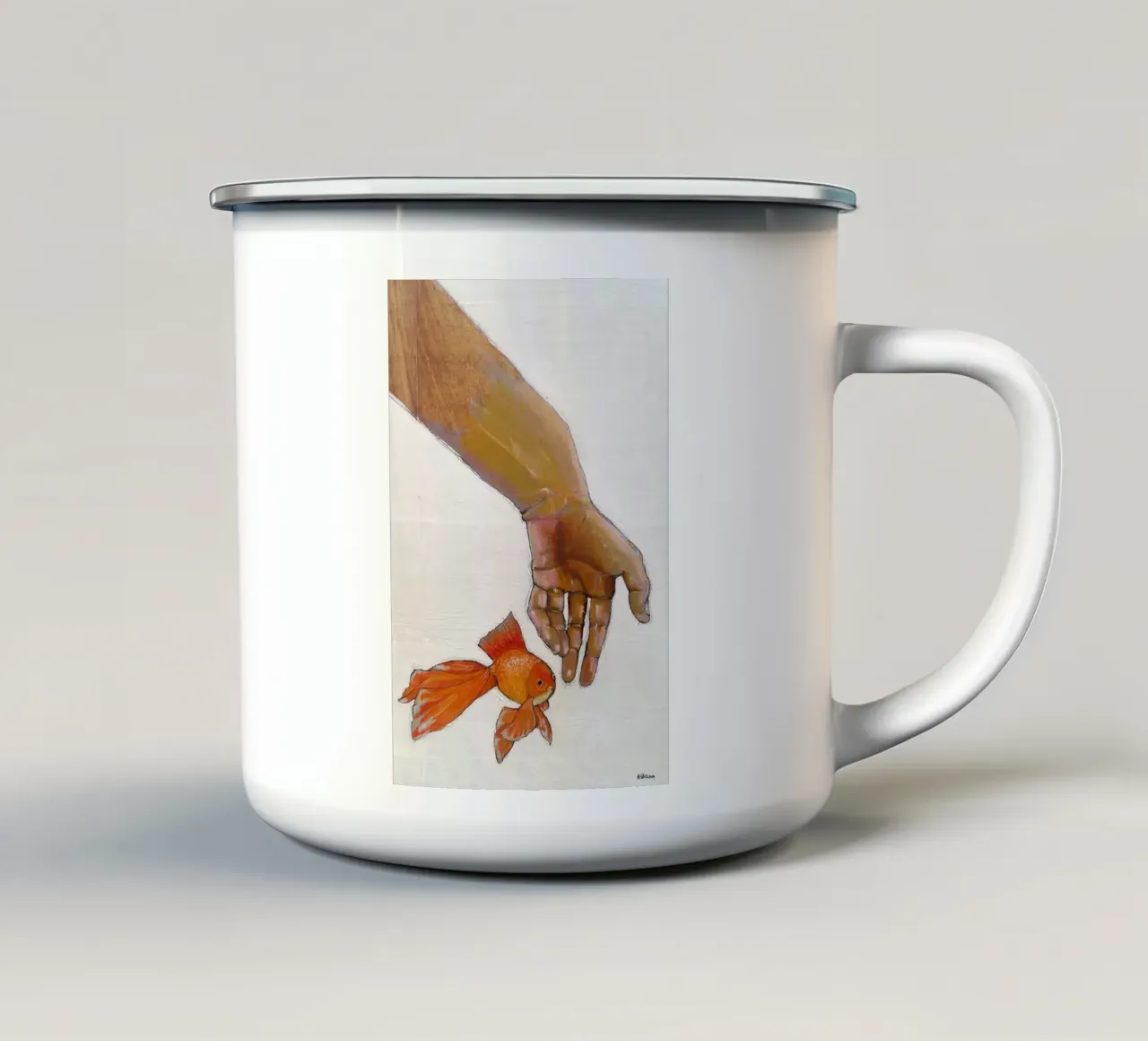 Mano con koi tazza in smalto da Martin Ahrens